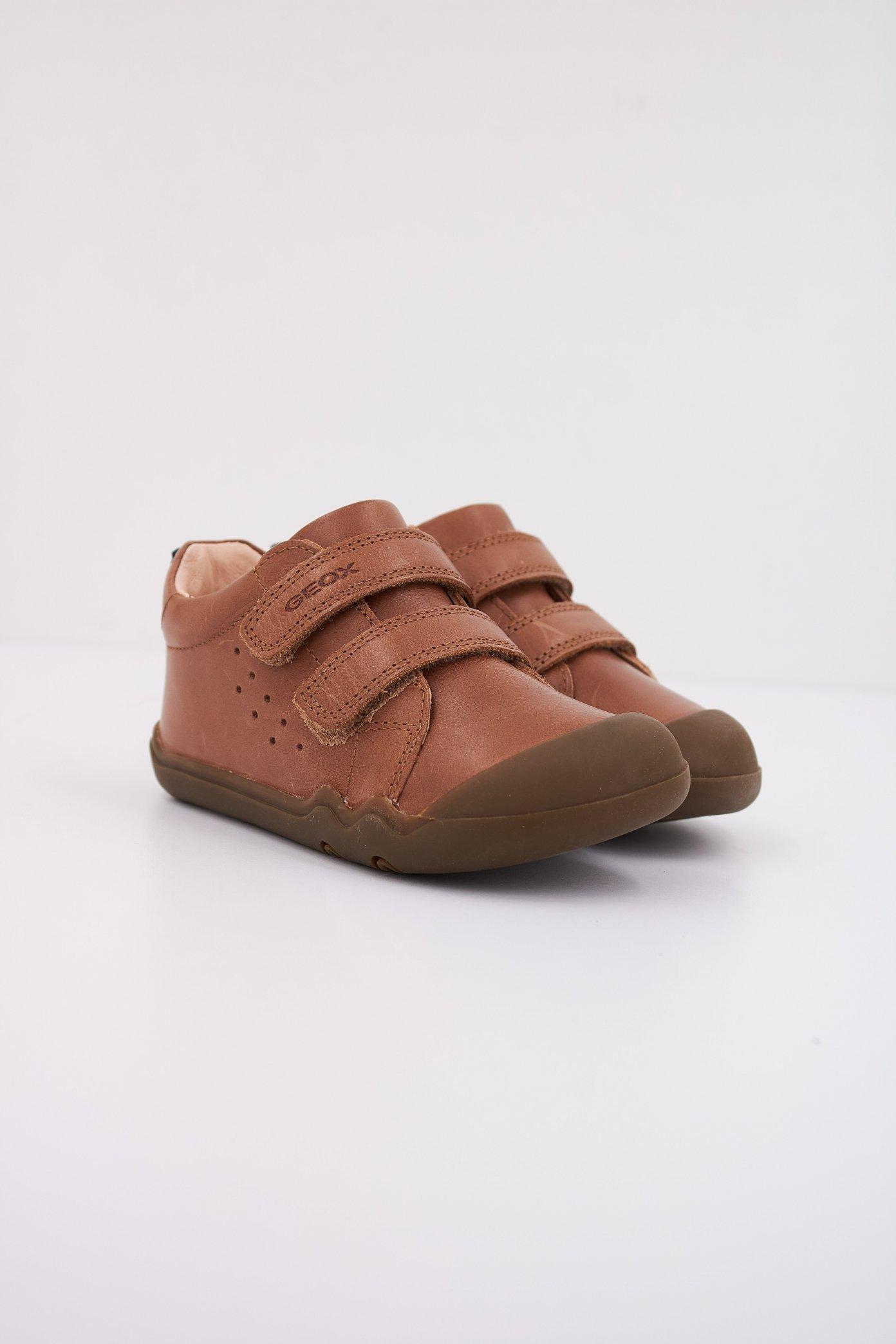 GEOX B STEPPIEUP en color MARRON  (2)