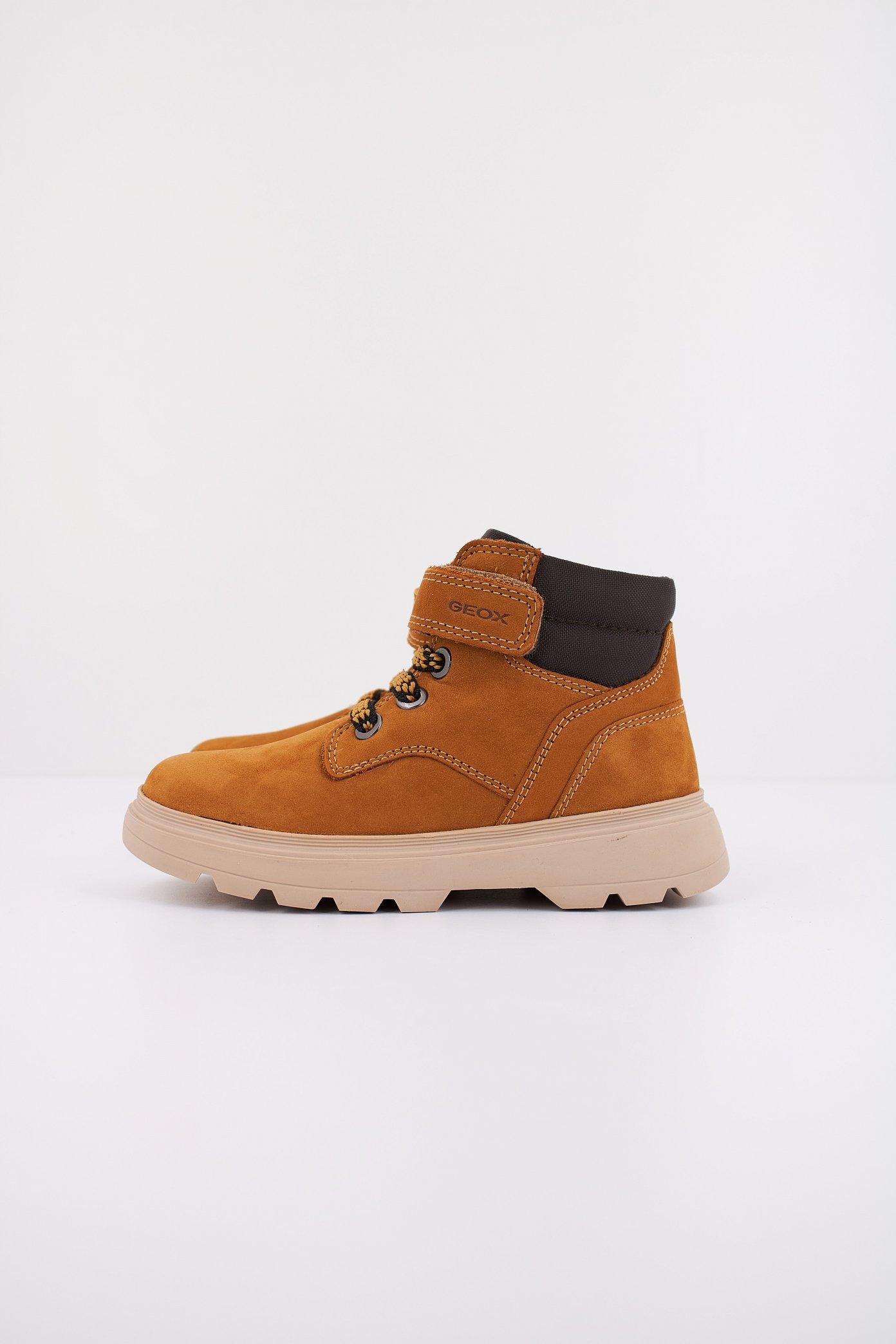 GEOX B KIDDARTAH en color MARRON CLARO  (1)