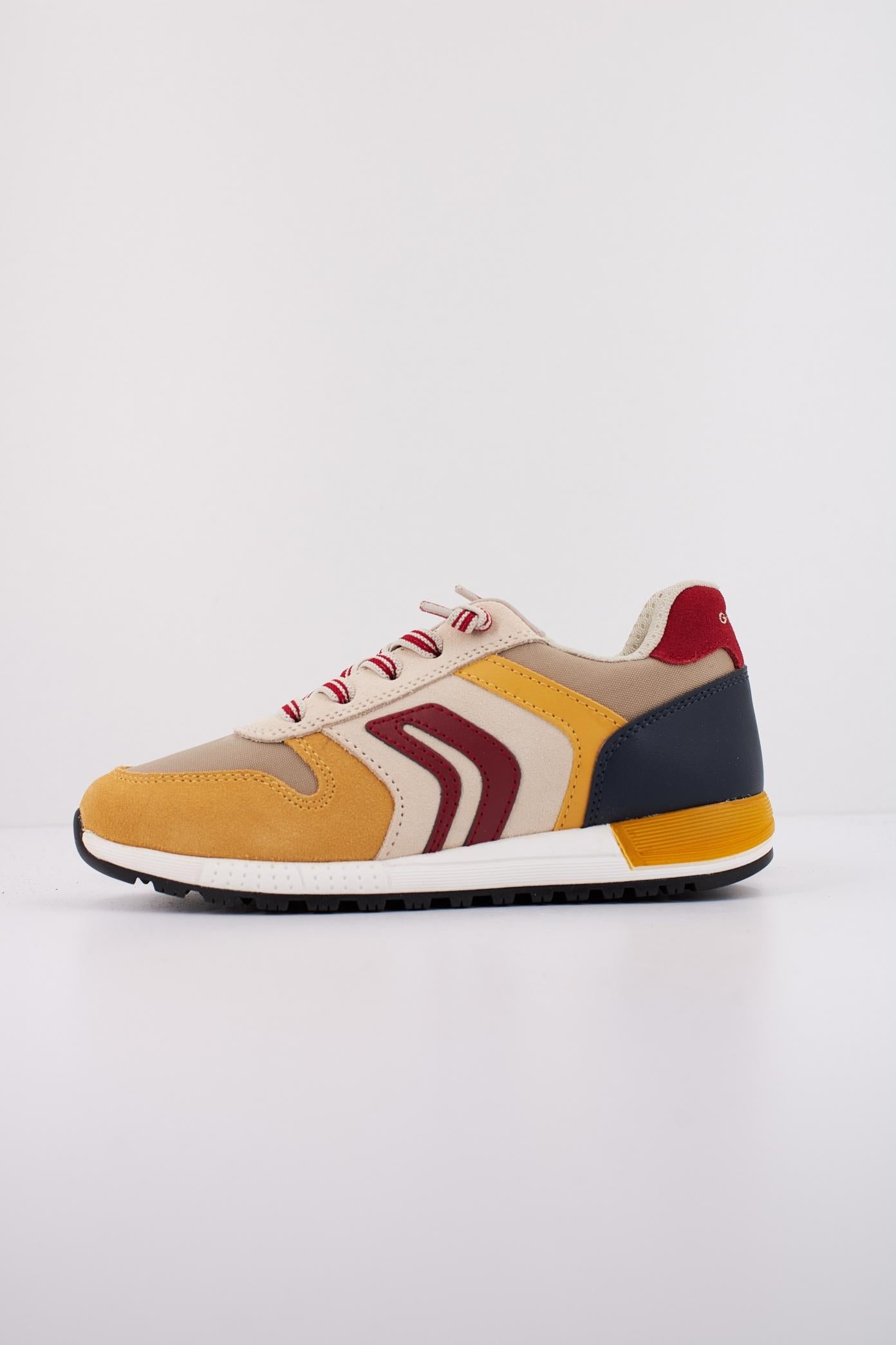 GEOX J ALBEN BOY en color AMARILLO  (1)
