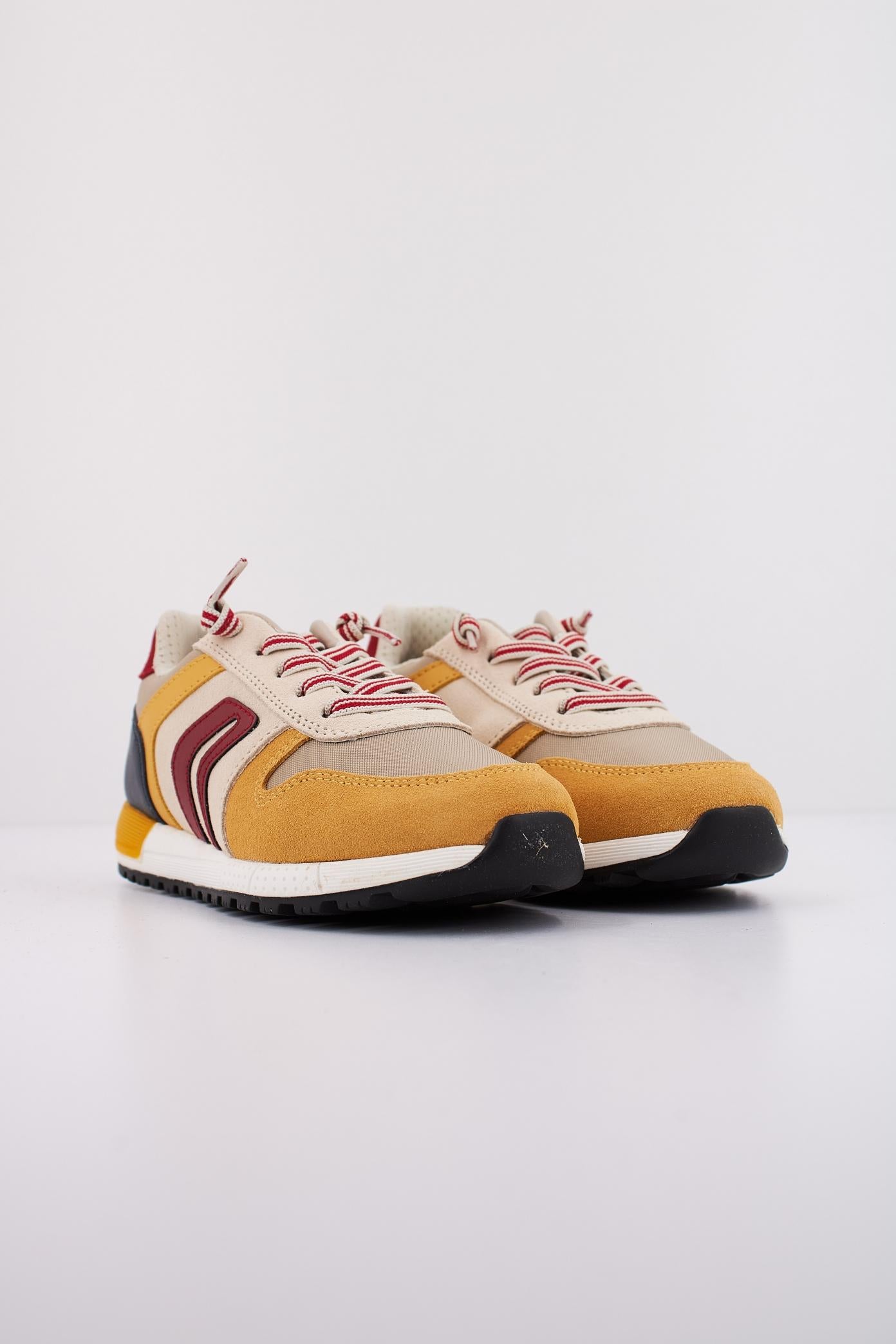 GEOX J ALBEN BOY en color AMARILLO  (2)