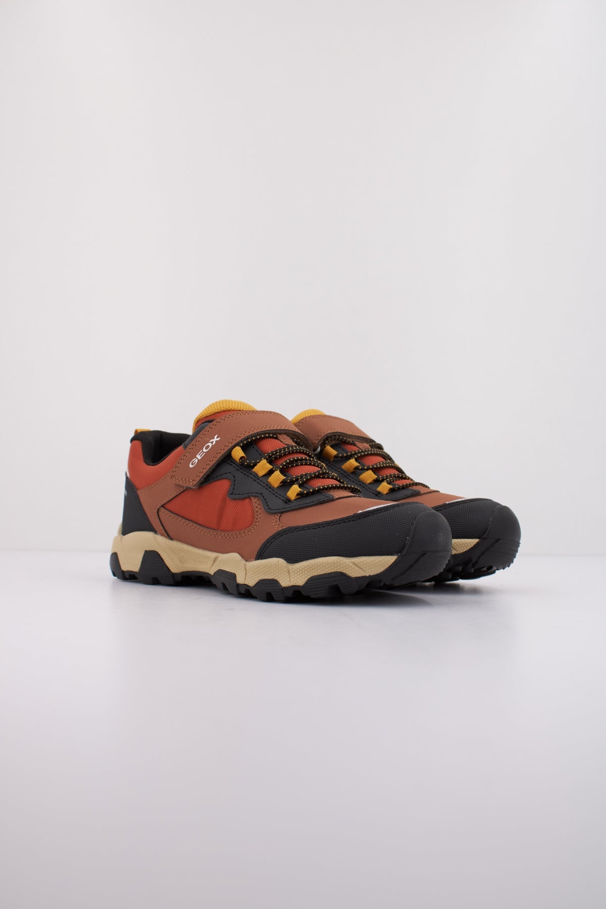 GEOX J MAGNETAR en color MARRON  (2)