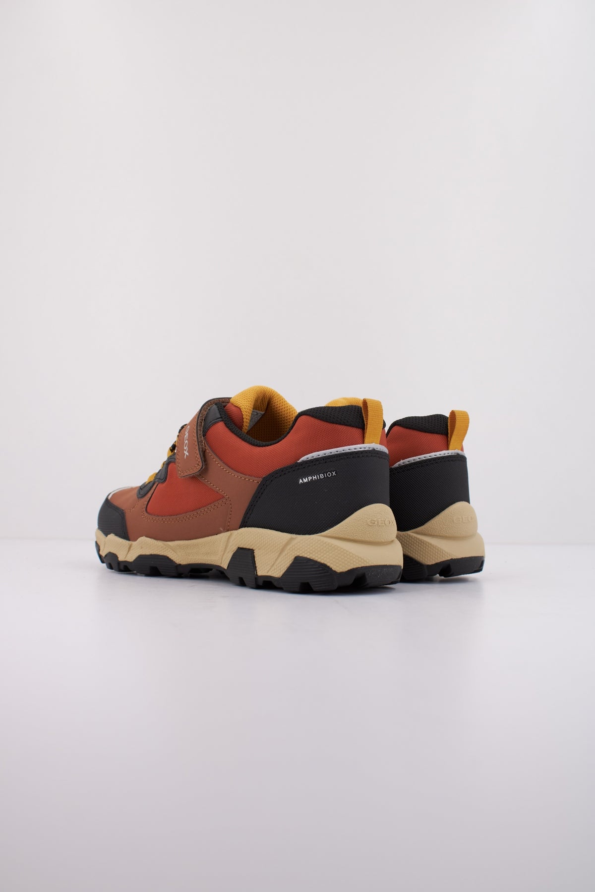 GEOX J MAGNETAR en color MARRON  (4)