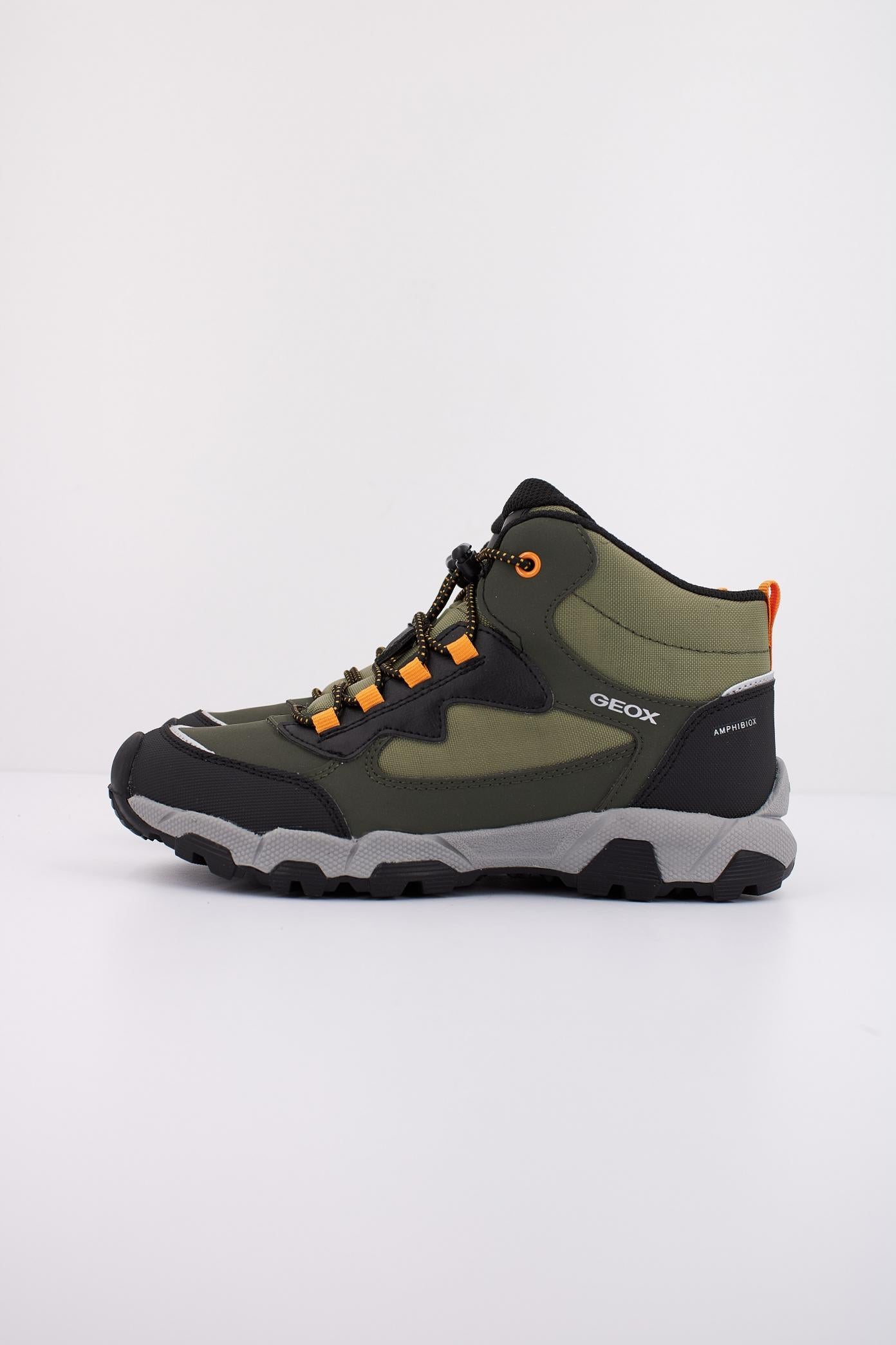 GEOX J MAGNETAR en color VERDE  (1)