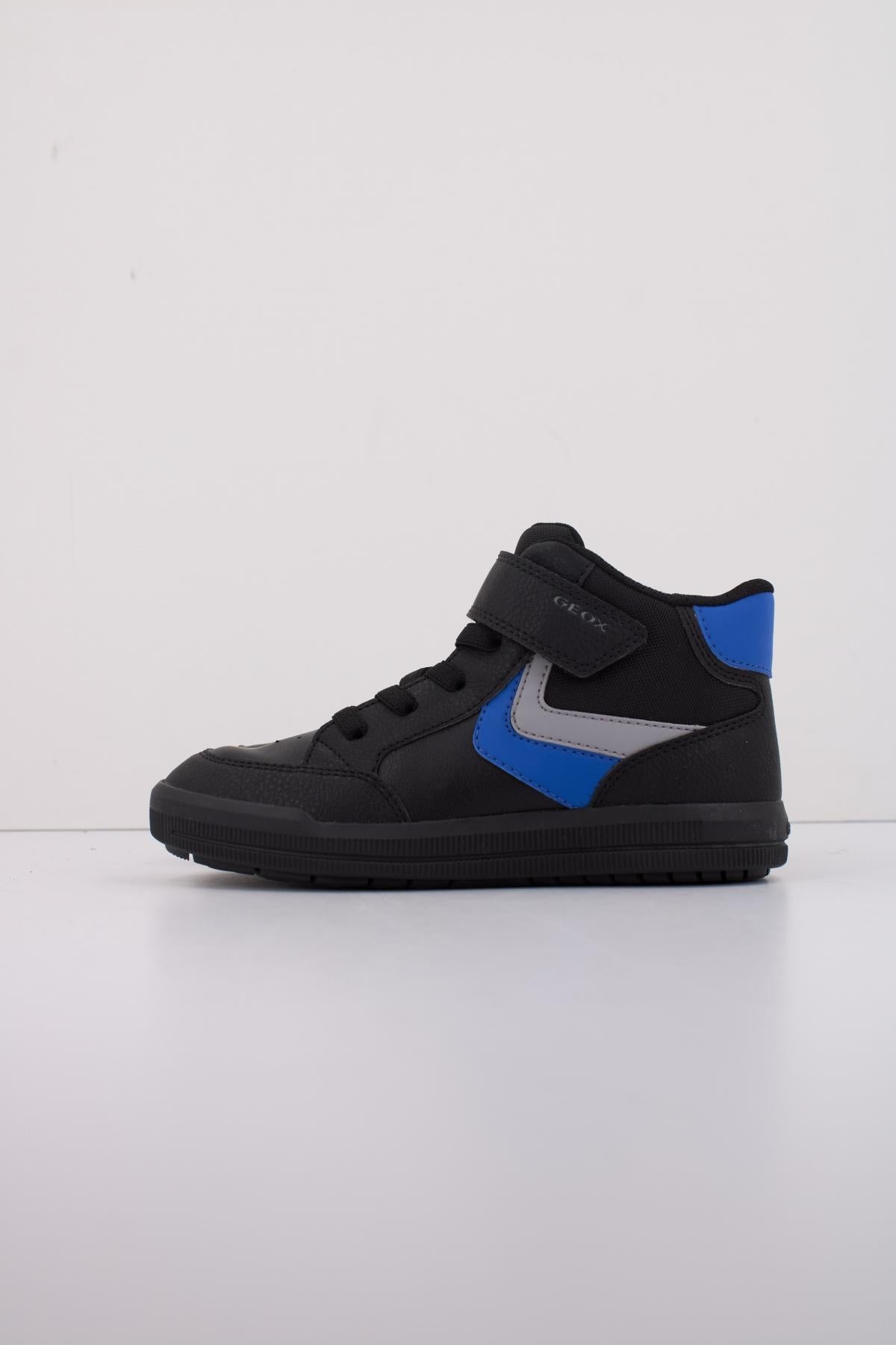GEOX J ARZACH BOY en color NEGRO  (1)