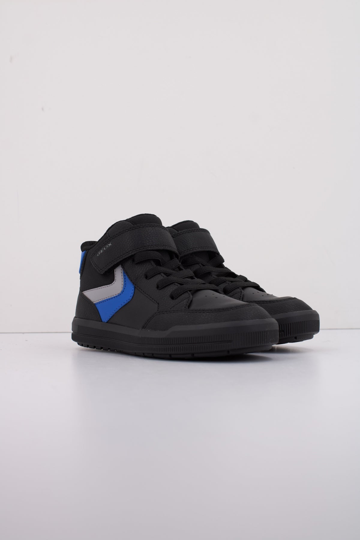 GEOX J ARZACH BOY en color NEGRO  (2)