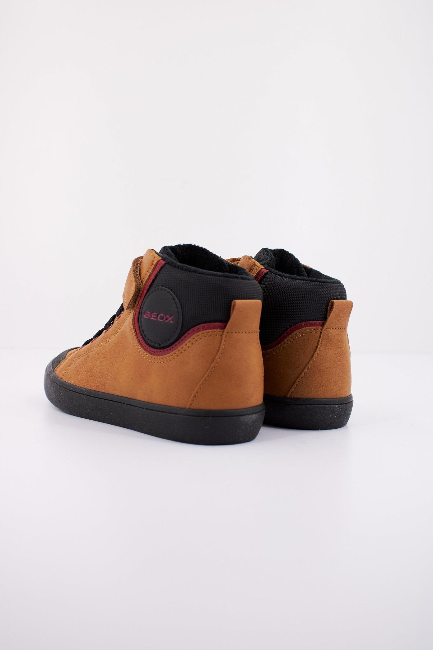 GEOX J GISLI en color MARRON CLARO  (4)
