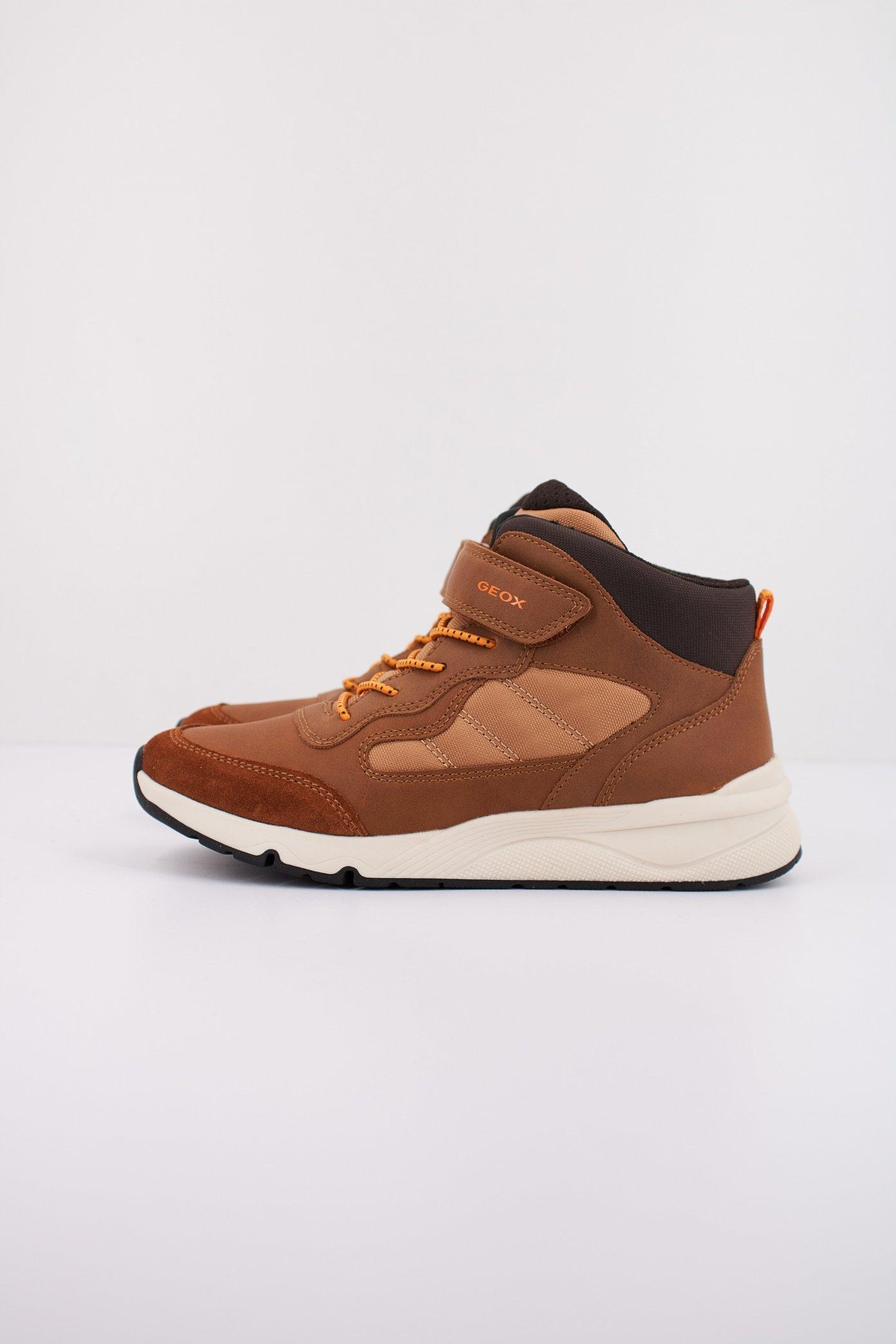 GEOX J ROONER en color MARRON  (1)