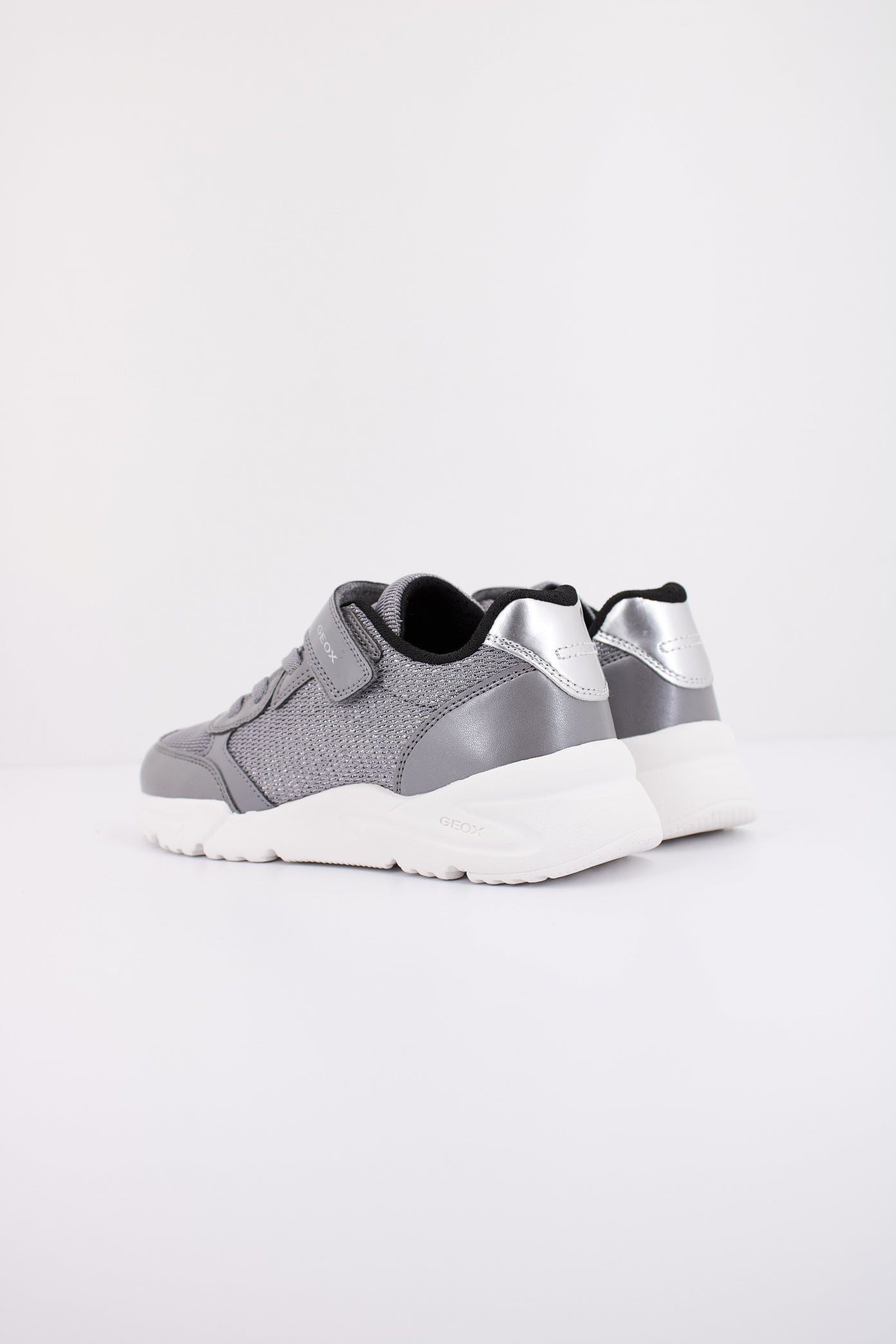 GEOX J LOFTUS en color GRIS  (5)