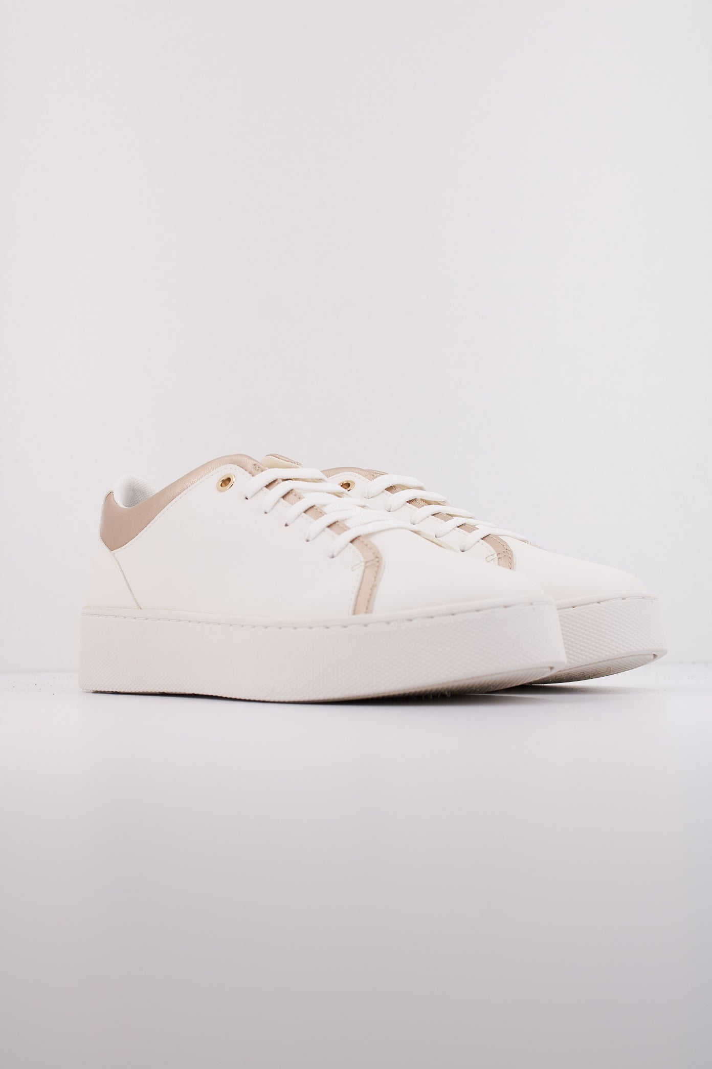 GEOX D SKYELY en color BLANCO  (2)