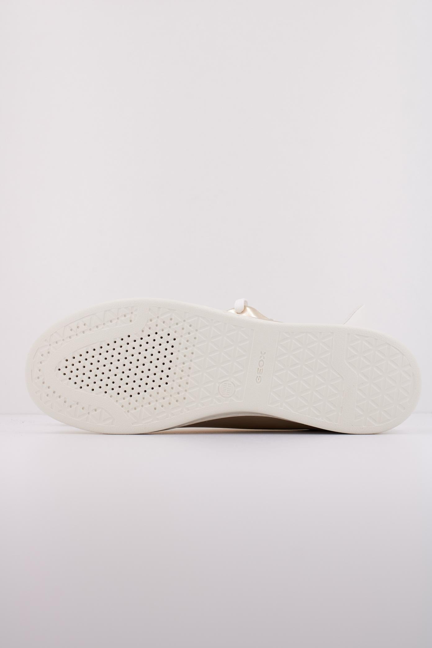 GEOX D JAYSEN en color ORO  (5)