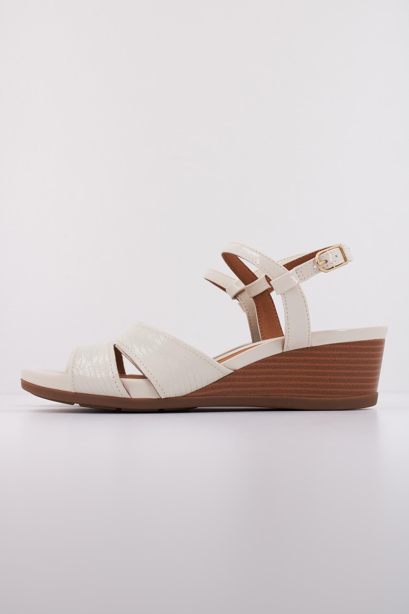 GEOX D MARYKARMEN en color BEIS  (1)