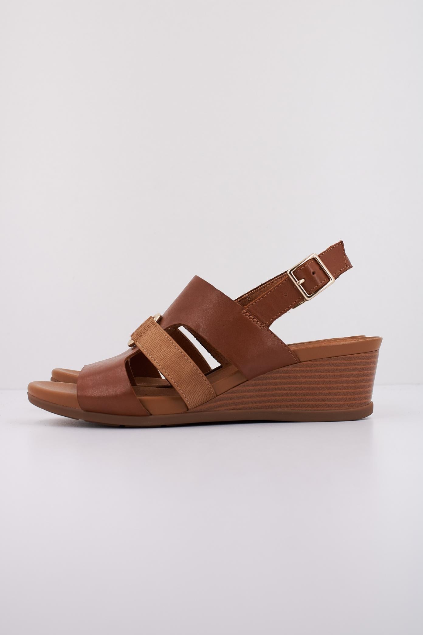 GEOX D MARYKARMEN en color MARRON  (1)
