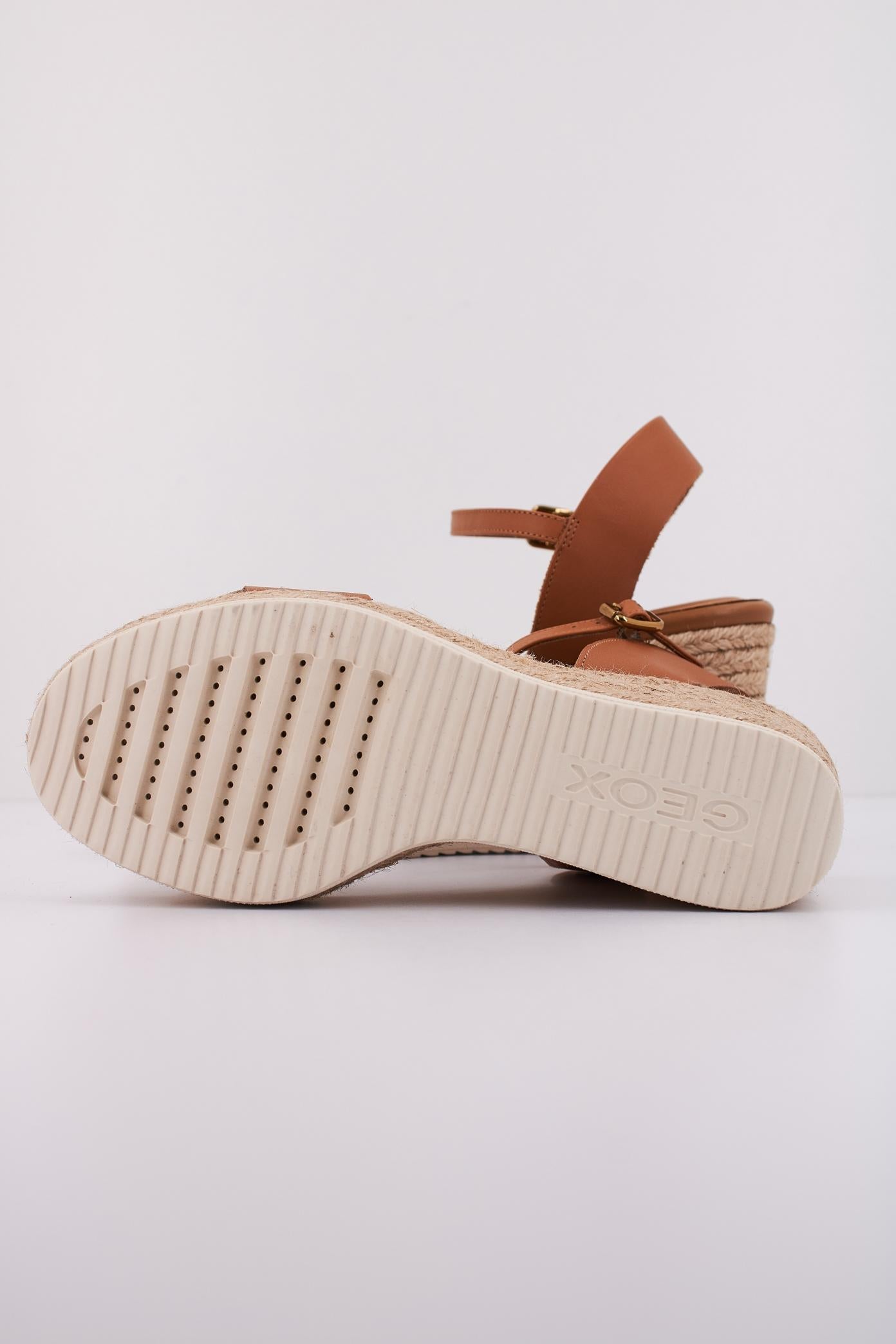 GEOX D PONZA en color MARRON  (4)