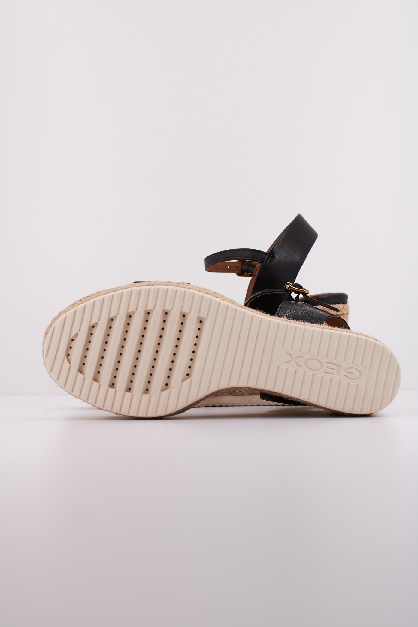 GEOX D PONZA en color NEGRO  (5)