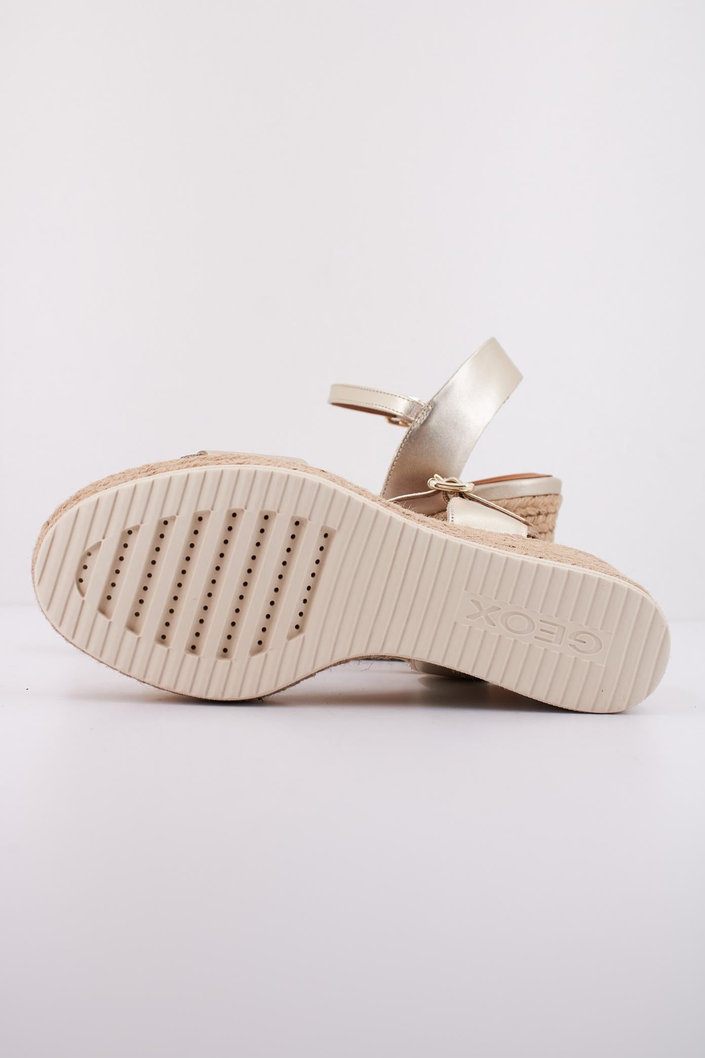 GEOX D PONZA en color ORO  (5)