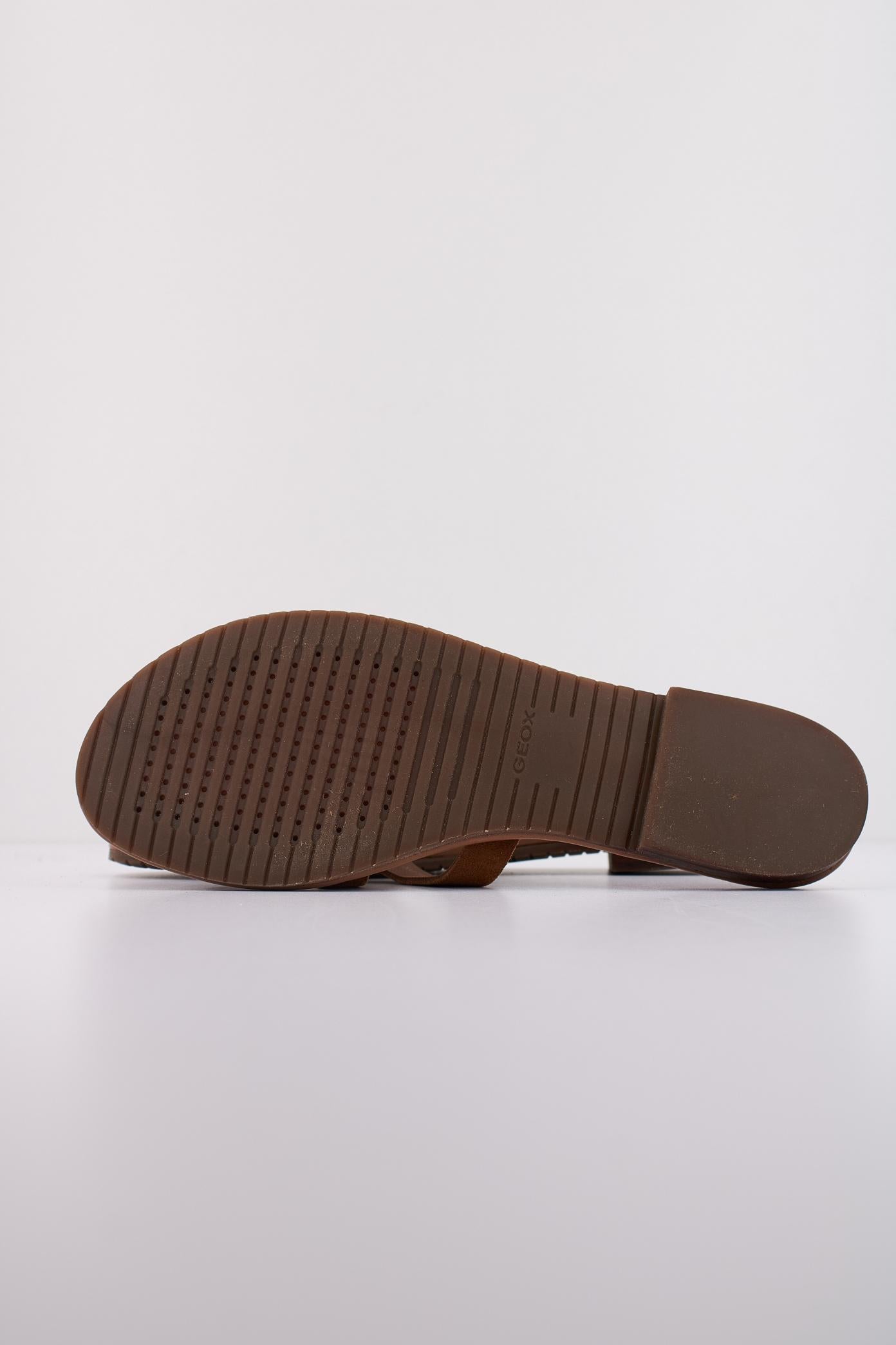 GEOX  D SOZY S en color MARRON  (5)