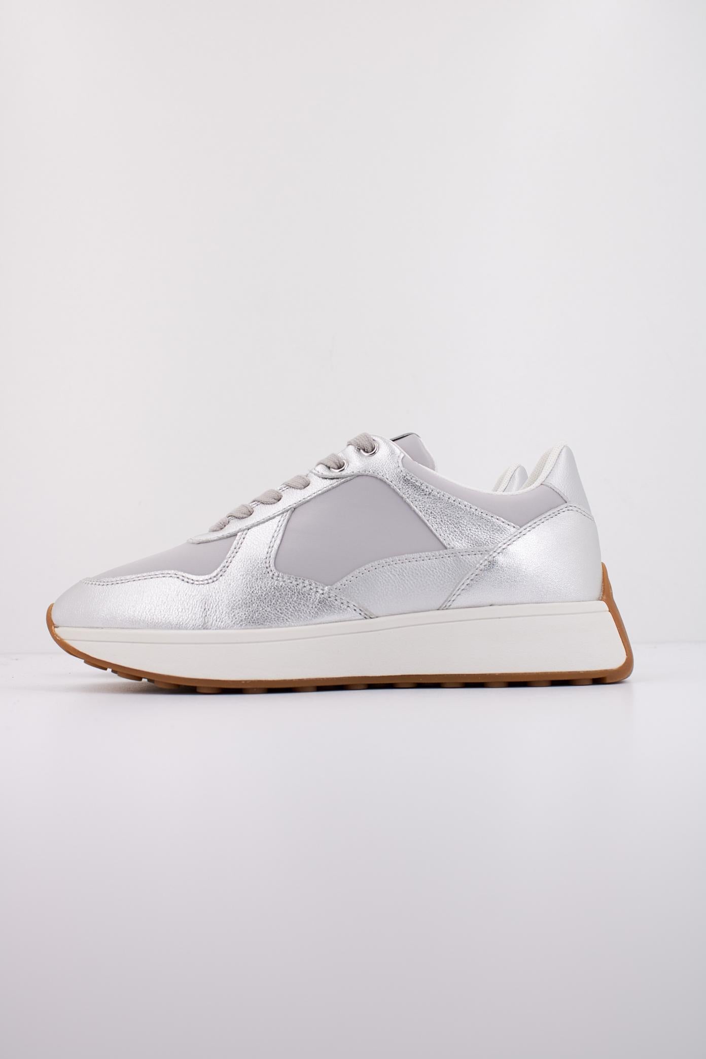 GEOX  D AMABEL en color PLATA  (1)