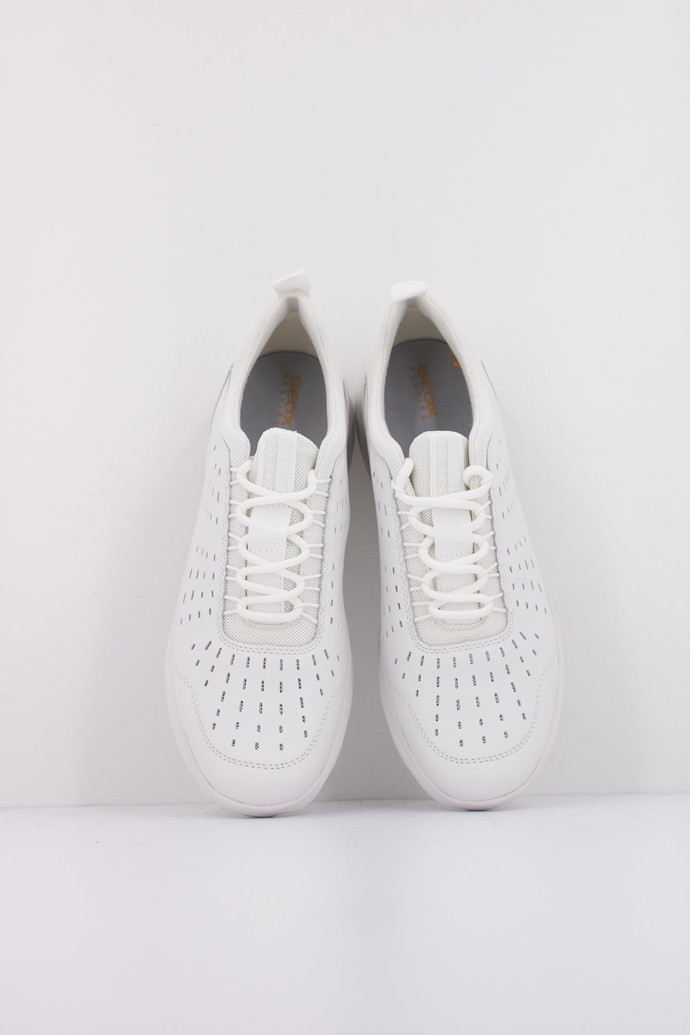 GEOX D SPHERICA en color BLANCO  (3)