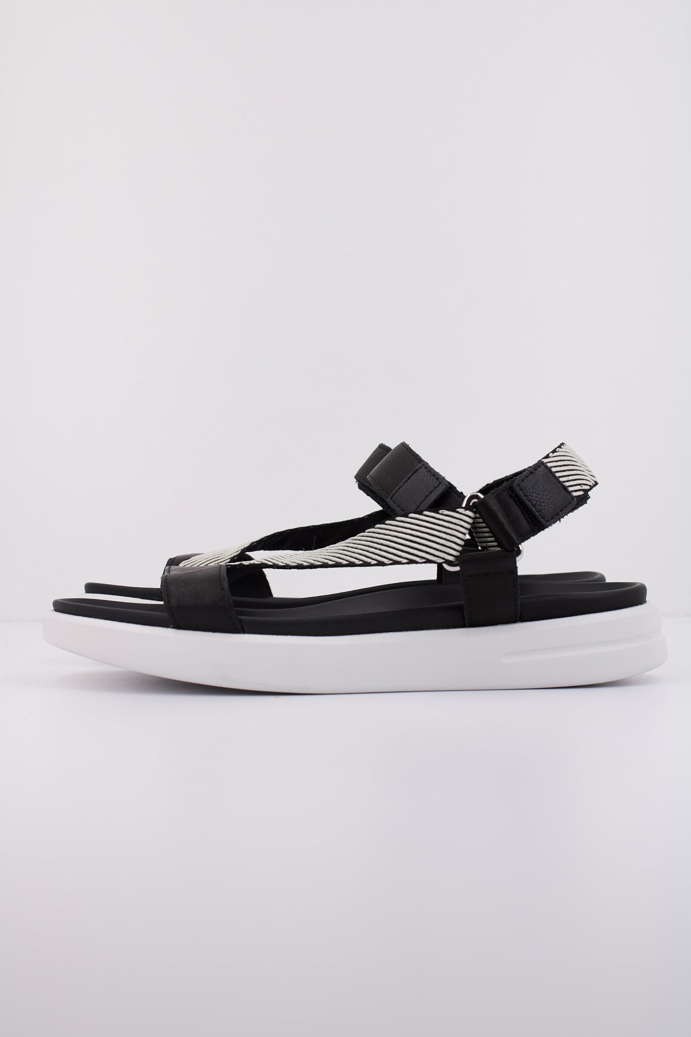 GEOX D XAND S en color NEGRO  (1)