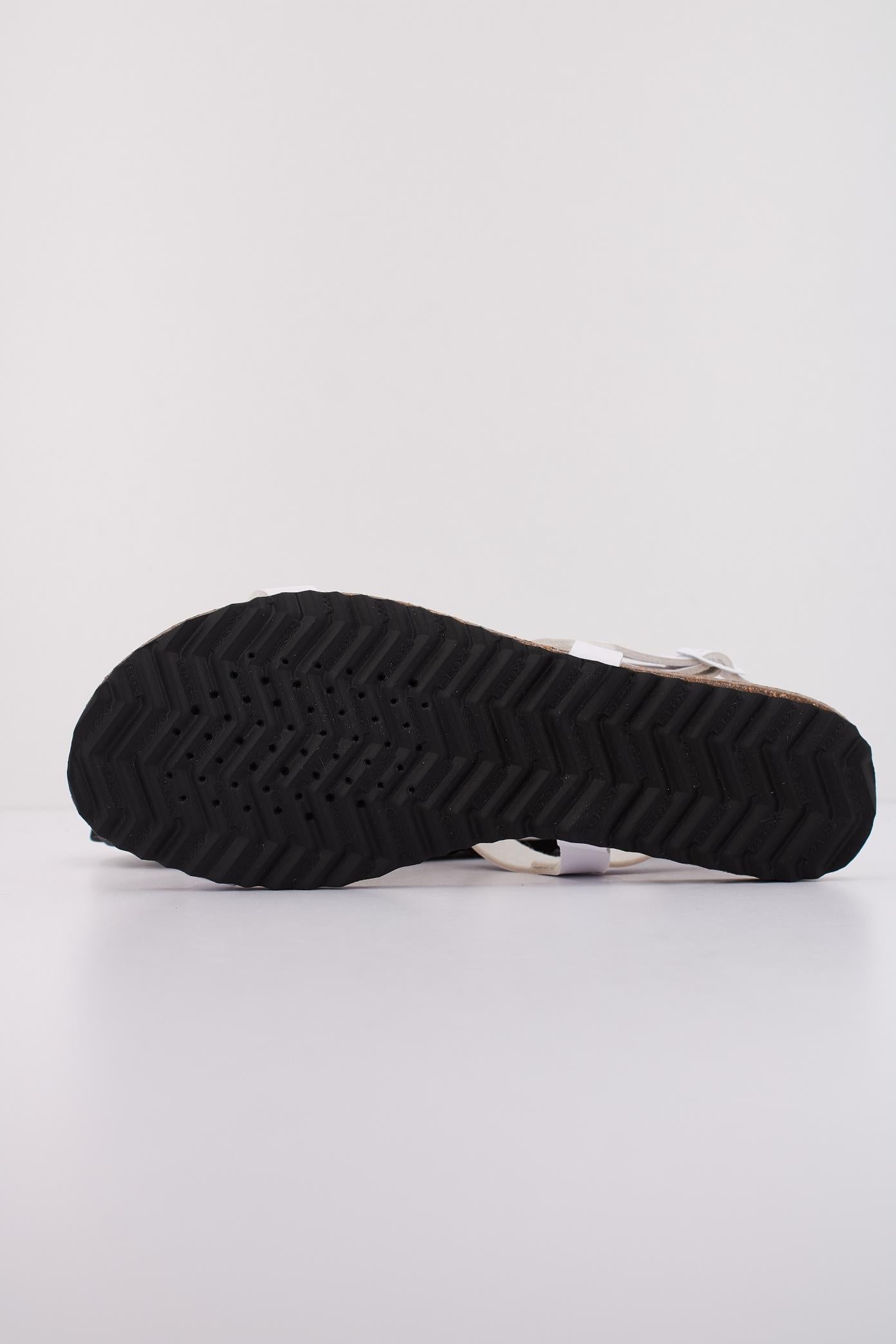 GEOX D BRIONIA LOW en color BLANCO  (5)