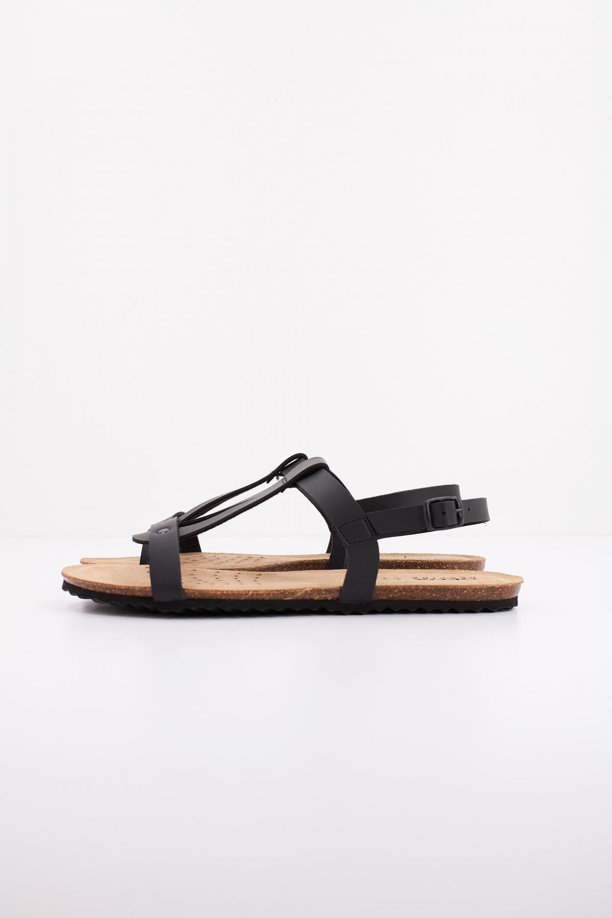 GEOX D BRIONIA LOW en color NEGRO  (1)