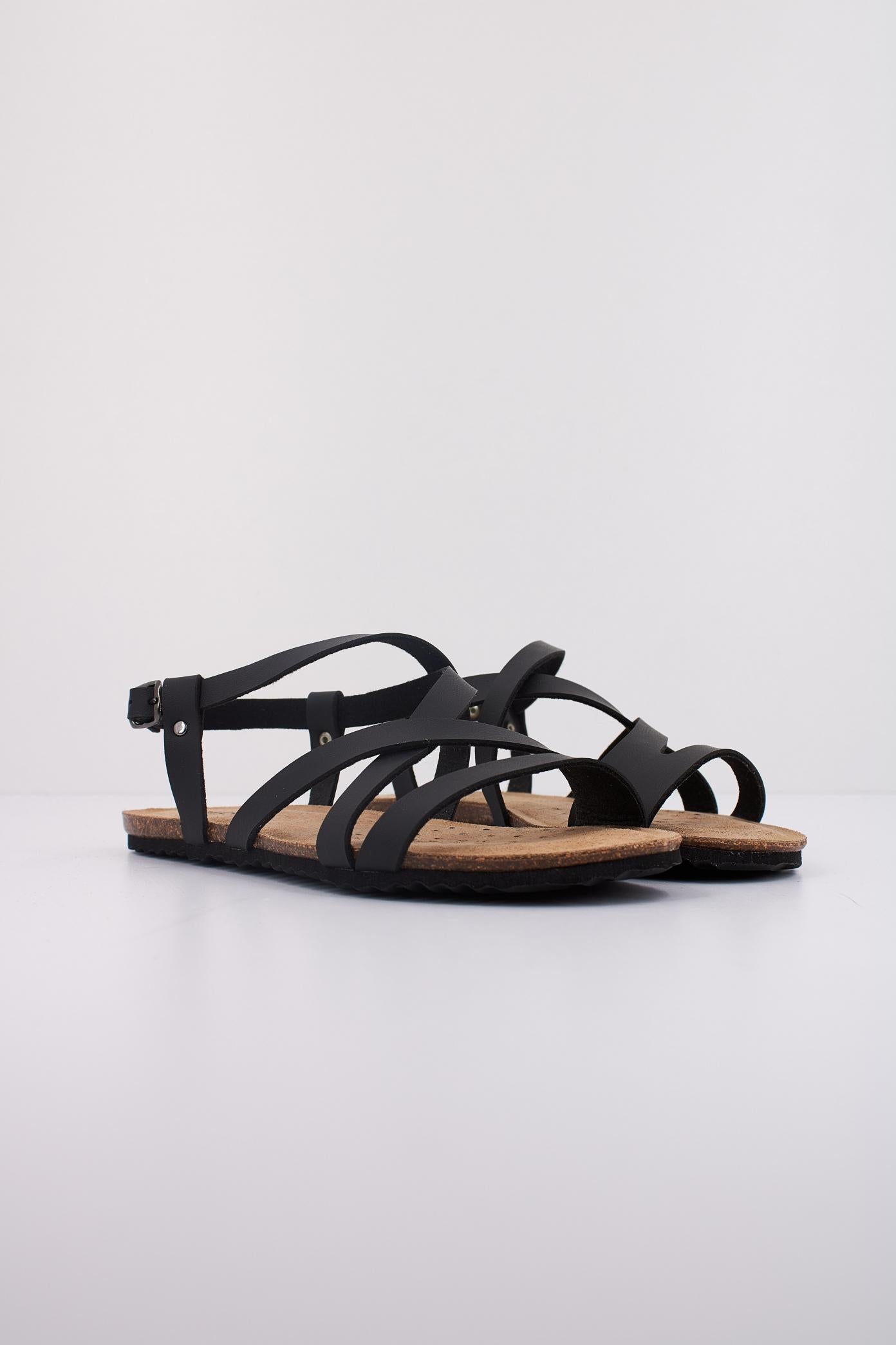 GEOX D BRIONIA LOW en color NEGRO  (2)