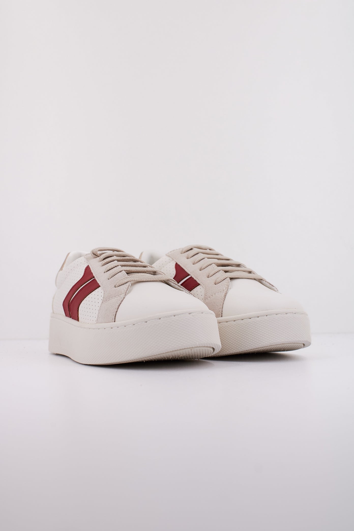 GEOX D SKYELY en color BLANCO  (2)