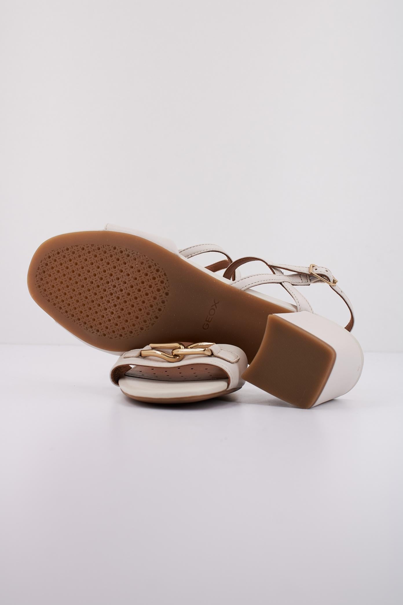 GEOX D NEW ERAKLIA  en color BEIS  (5)
