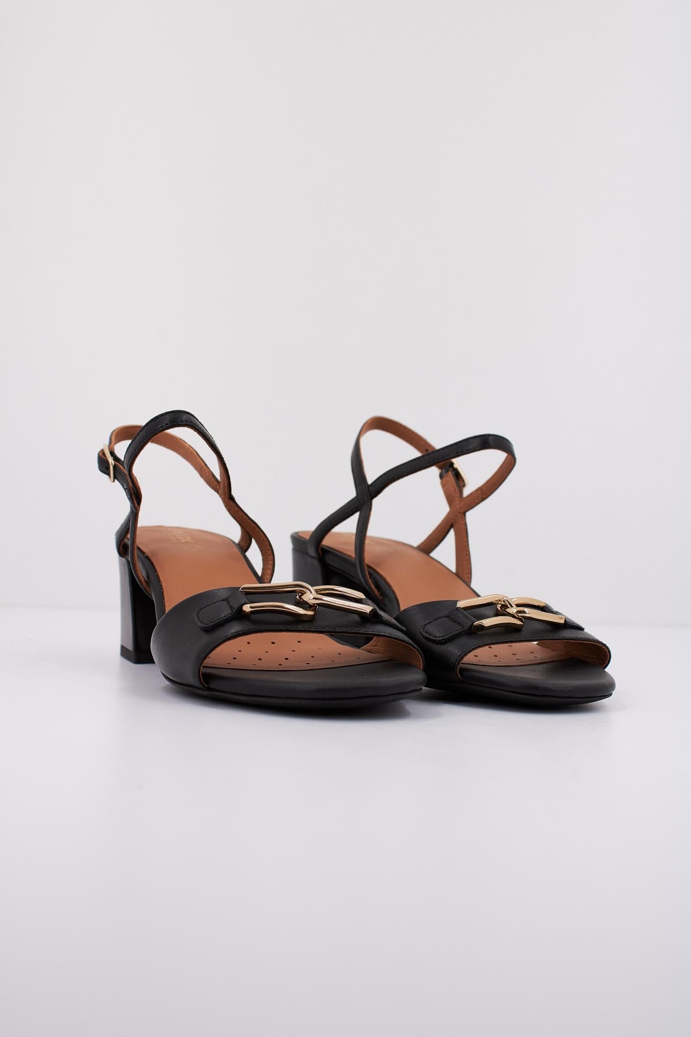 GEOX D NEW ERAKLIA  en color NEGRO  (2)