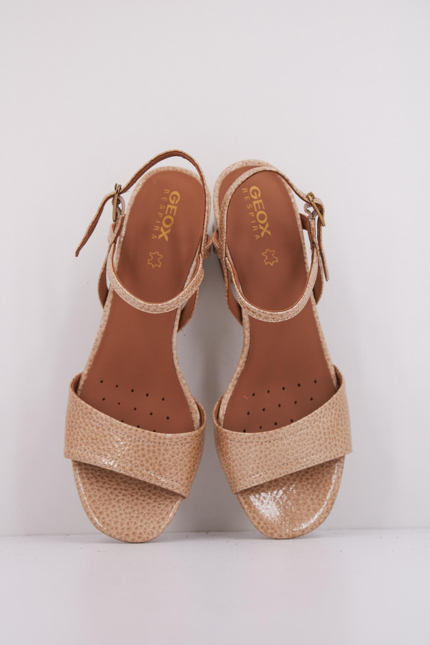 GEOX D NEW ERAKLIA  en color MARRON  (3)