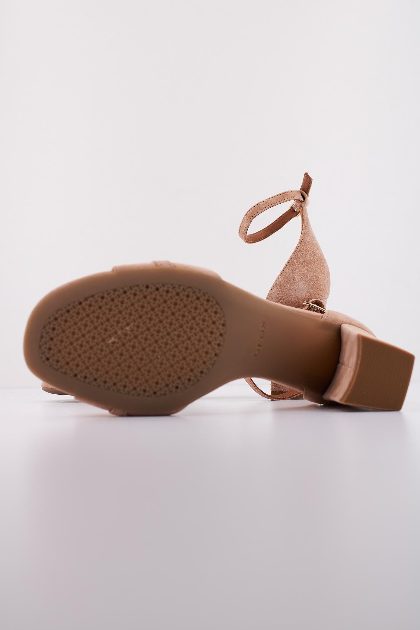 GEOX D NEW ERAKLIA  en color NUDE  (4)