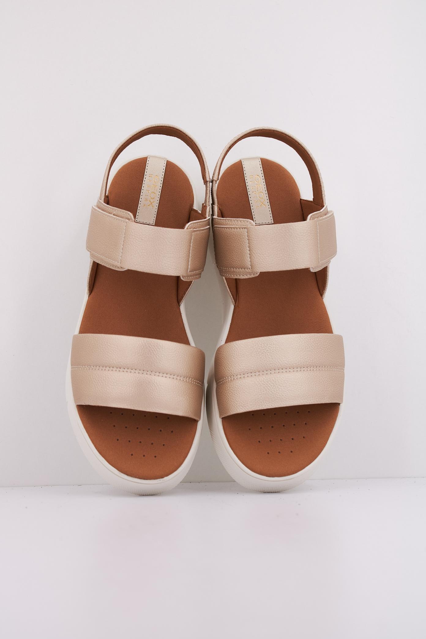 GEOX D DANDRA  en color ORO  (3)