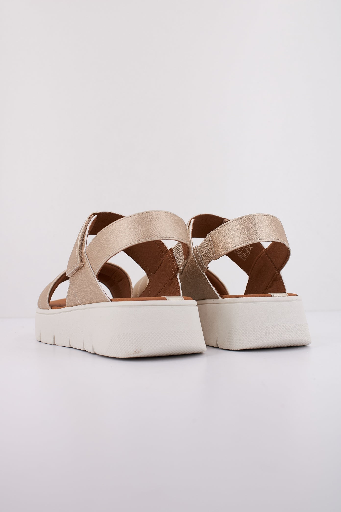 GEOX D DANDRA  en color ORO  (4)