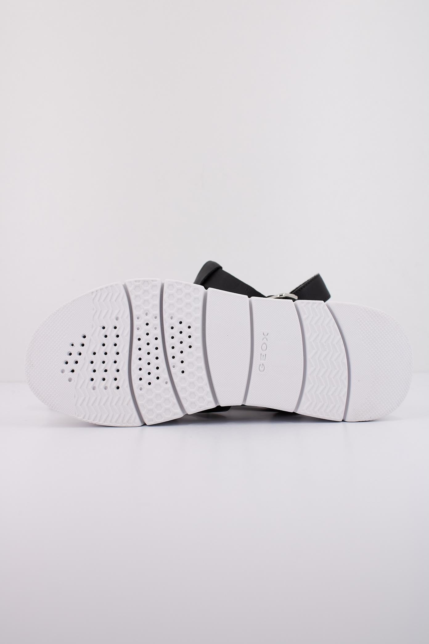 GEOX  D DANDRA  en color NEGRO  (5)