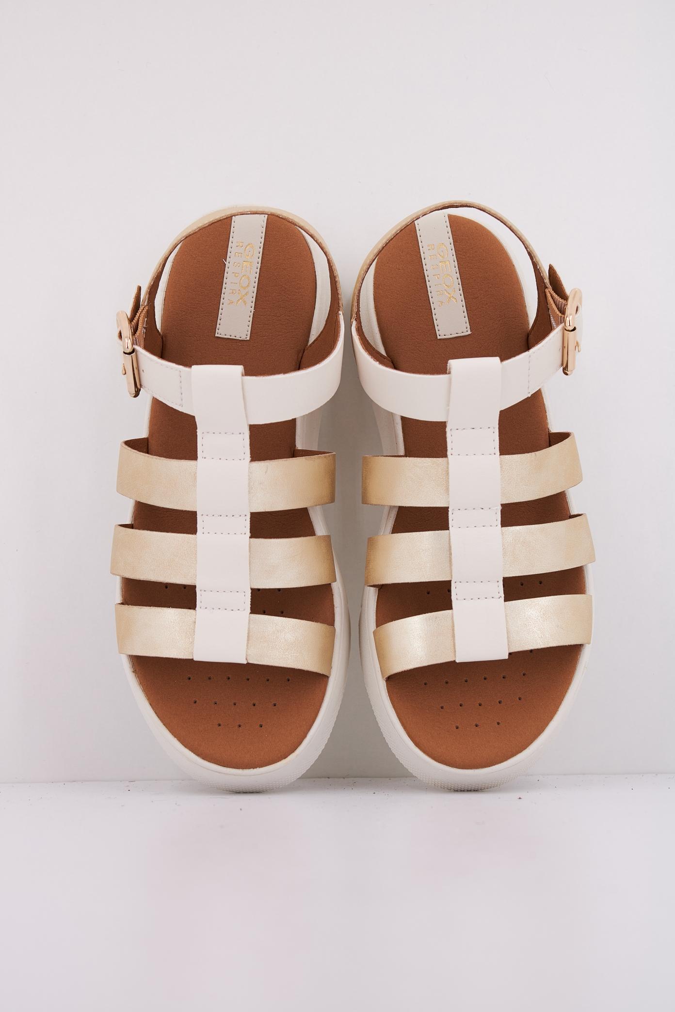 GEOX D DANDRA  en color ORO  (3)