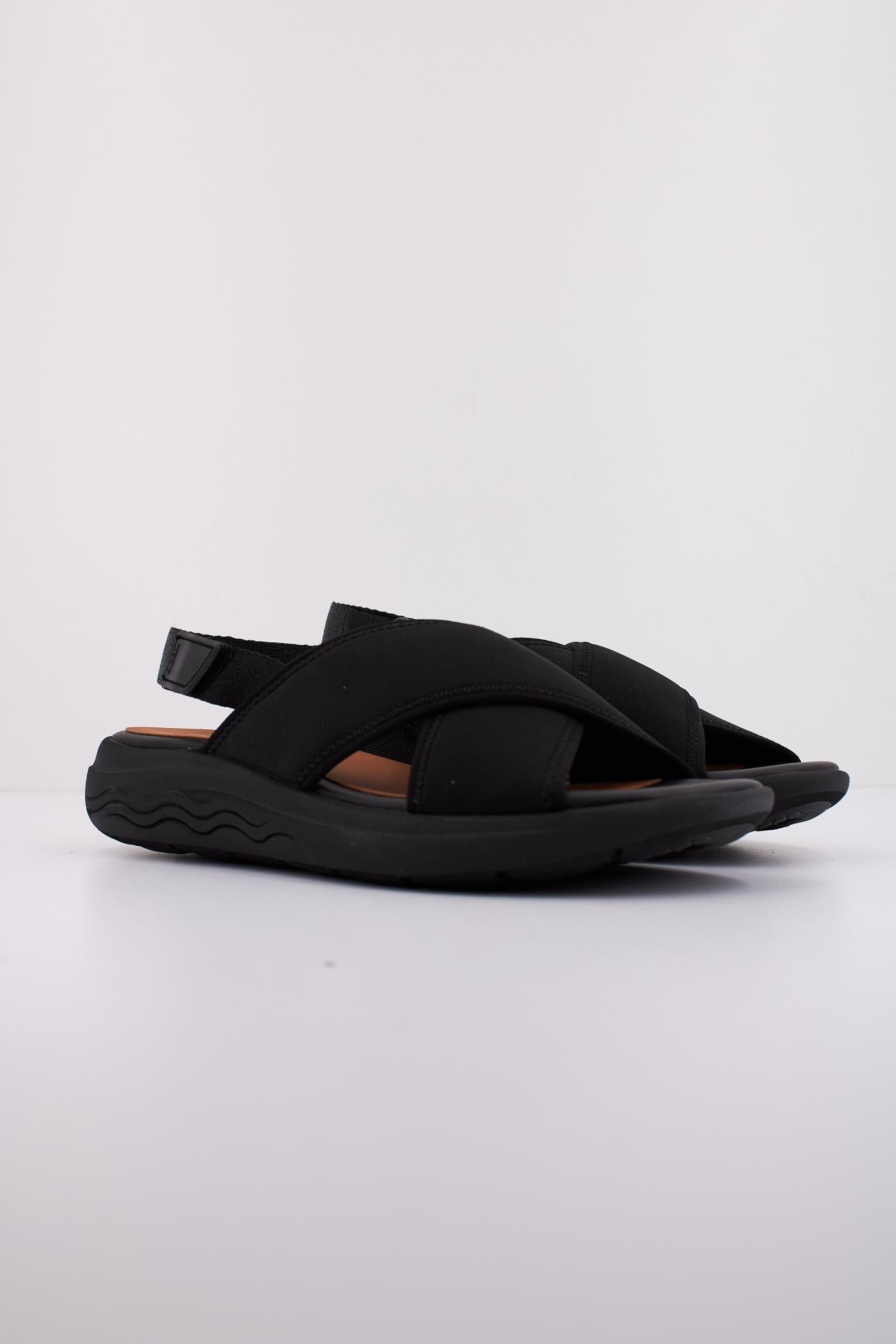 GEOX  D SPHERICA EC en color NEGRO  (2)