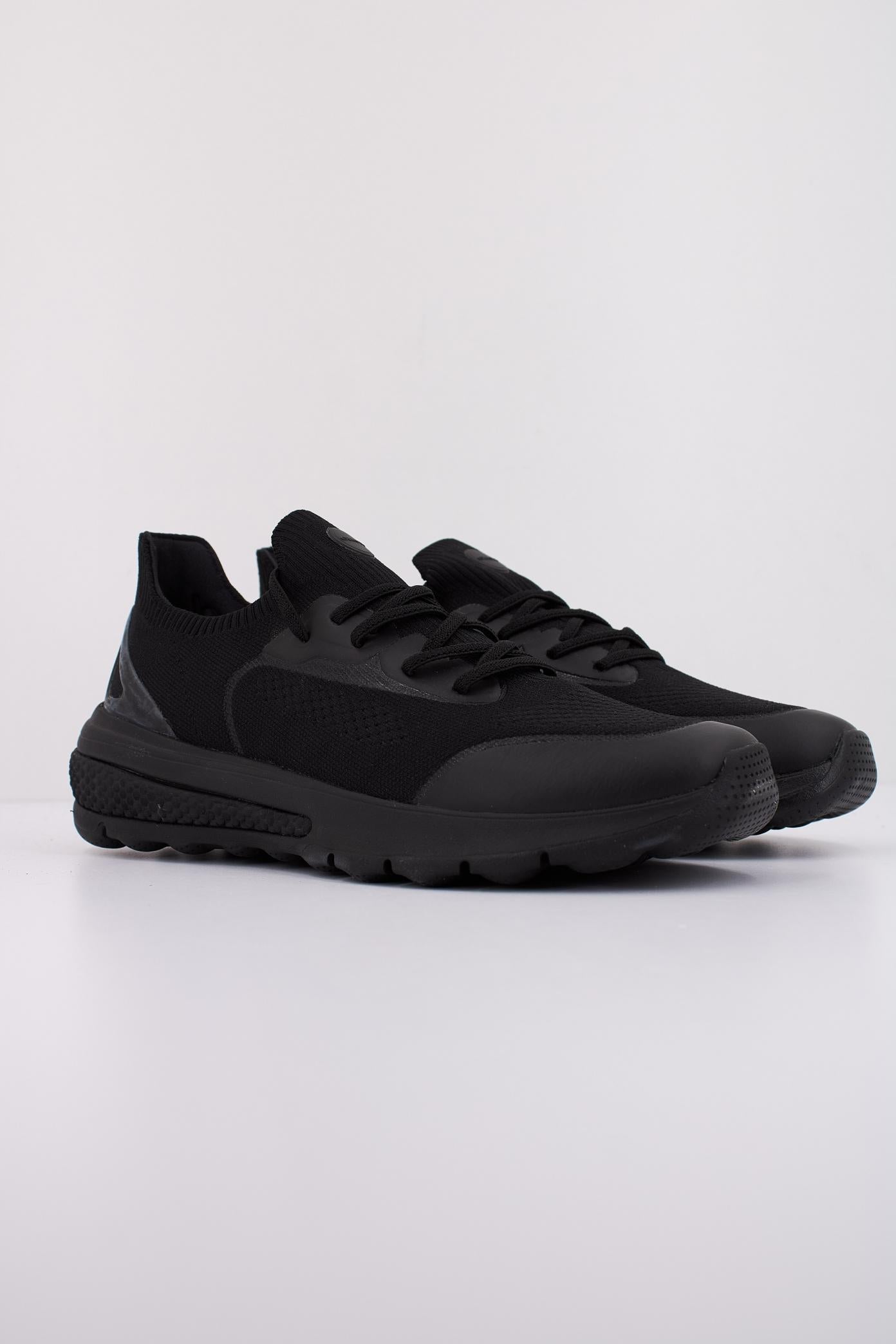 GEOX D SPHERICA ACTIF en color NEGRO  (2)