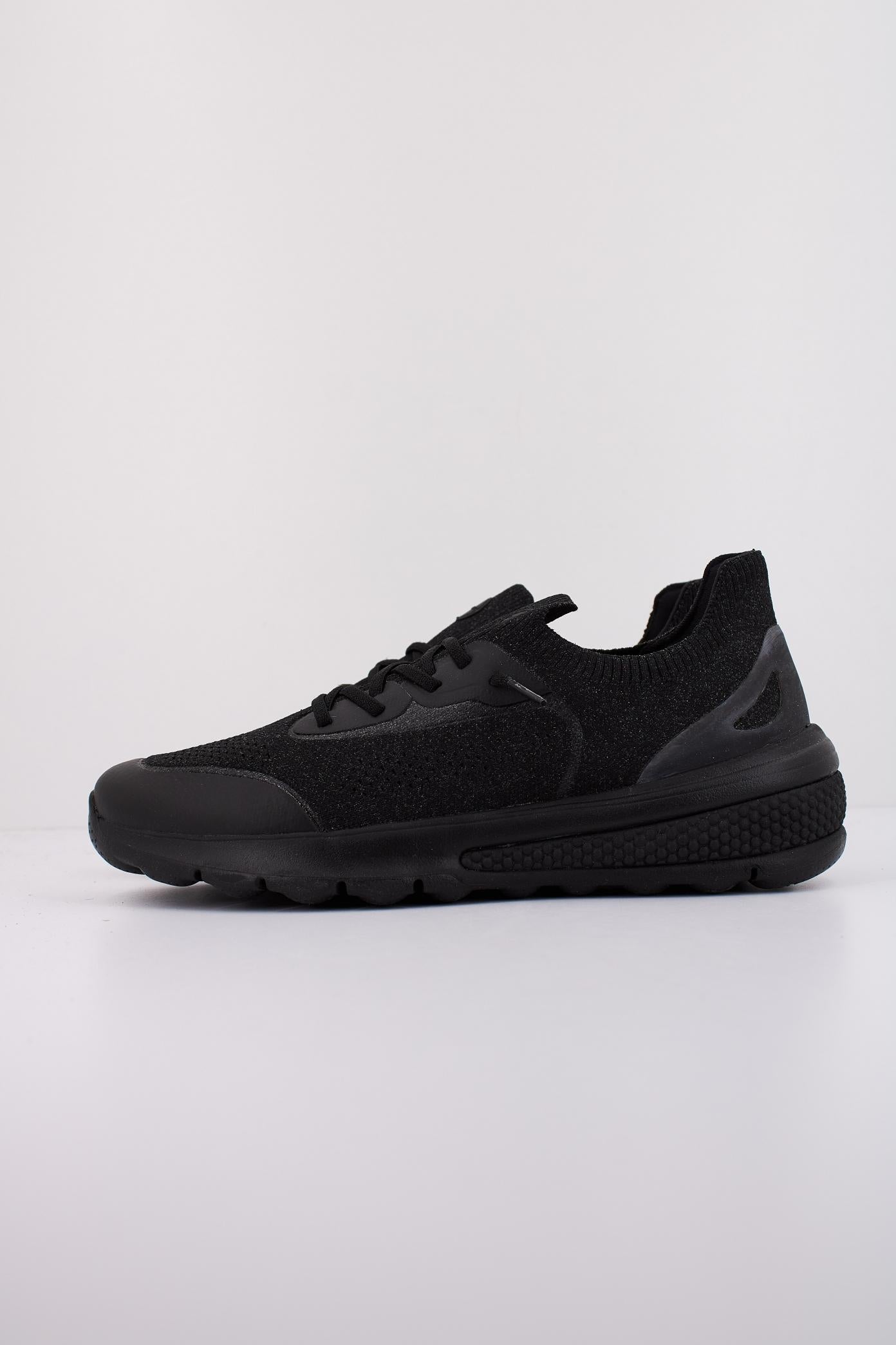 GEOX D SPHERICA ACTIF en color NEGRO  (1)