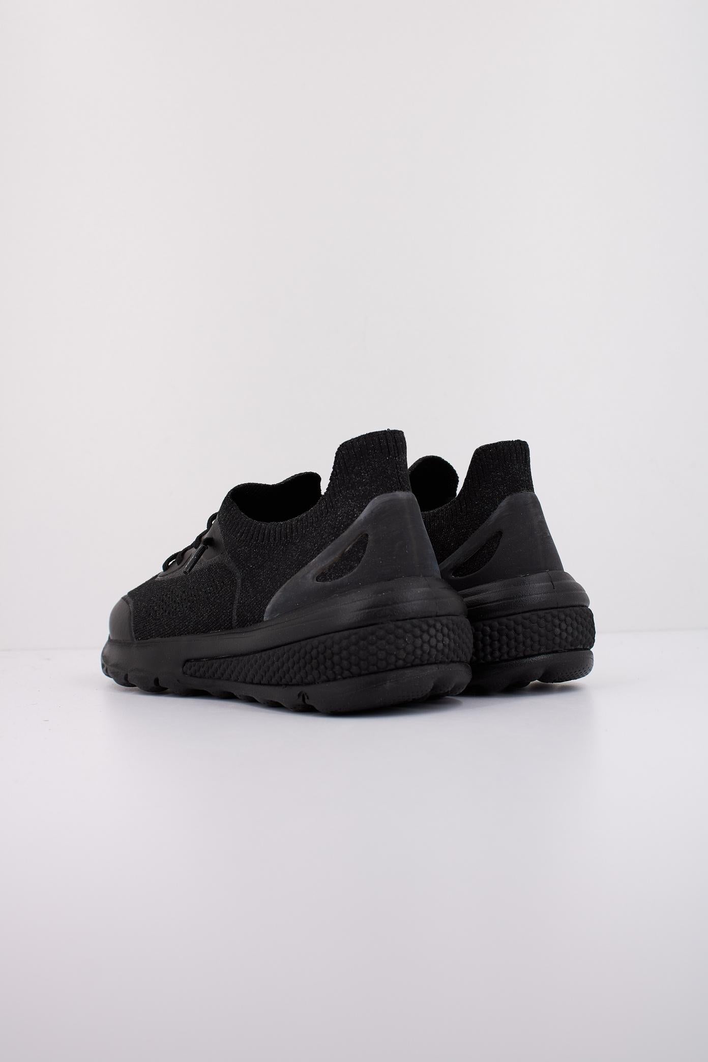 GEOX D SPHERICA ACTIF en color NEGRO  (4)
