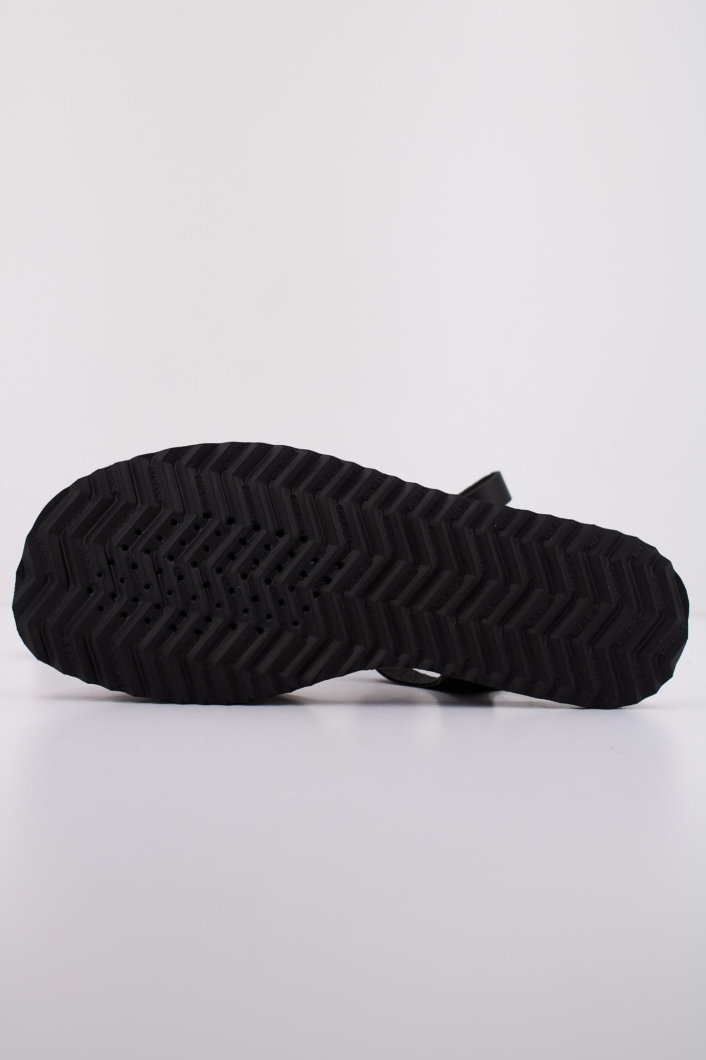 GEOX D LEUCA en color NEGRO  (5)