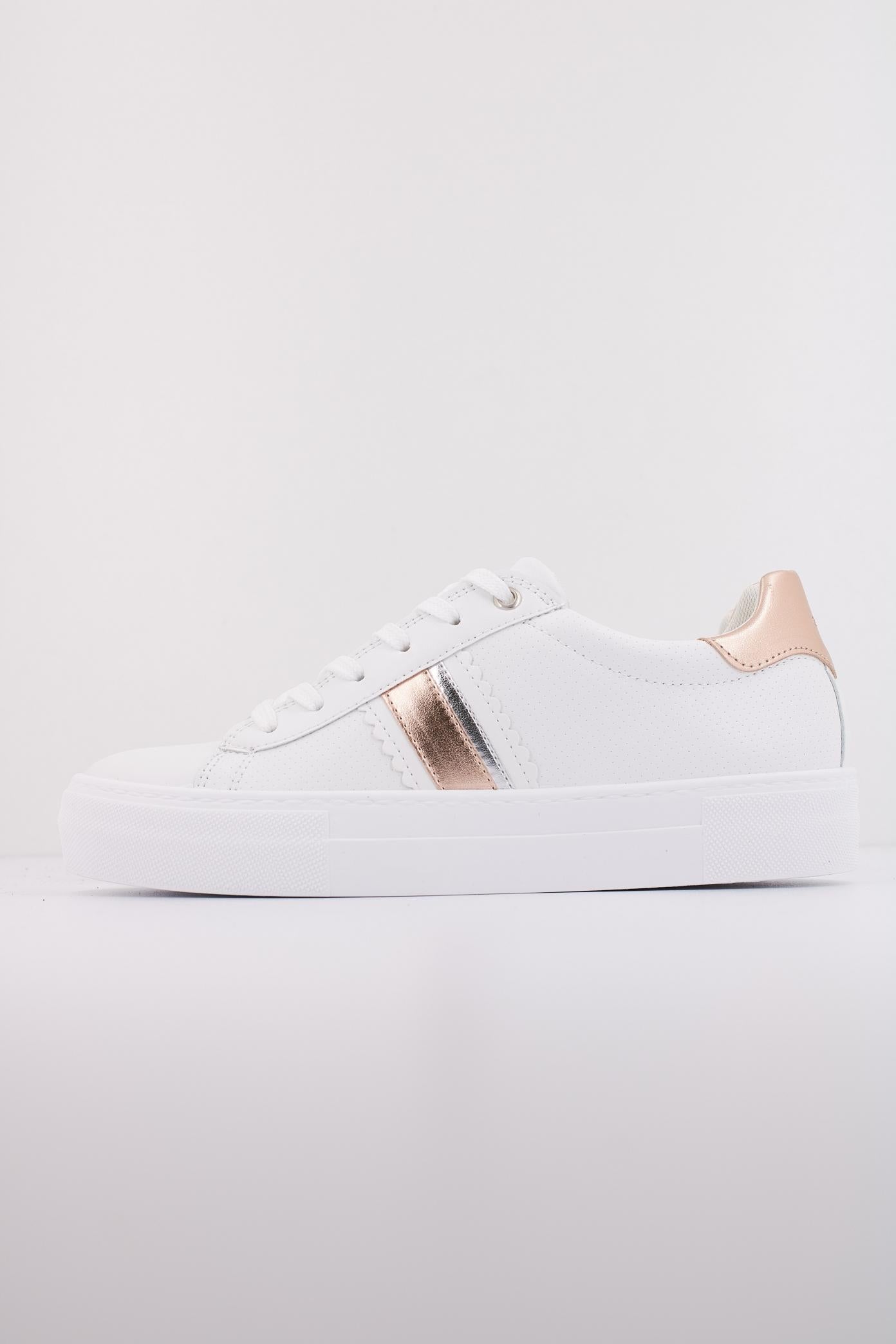 GEOX D CLAUDIN en color BLANCO  (1)