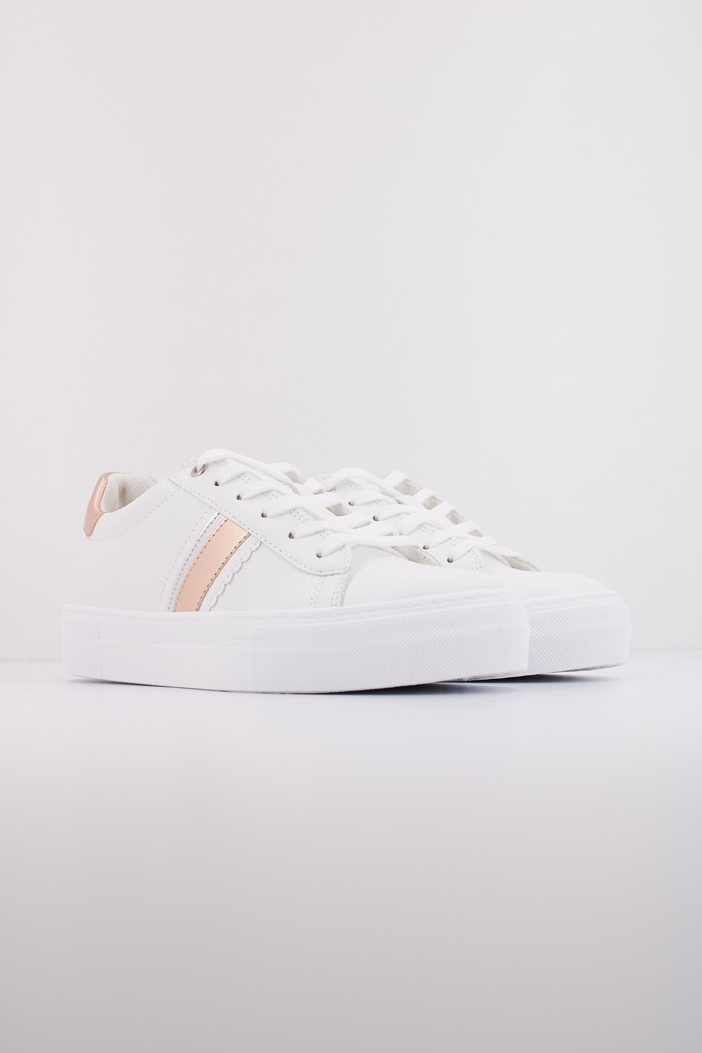 GEOX D CLAUDIN en color BLANCO  (2)