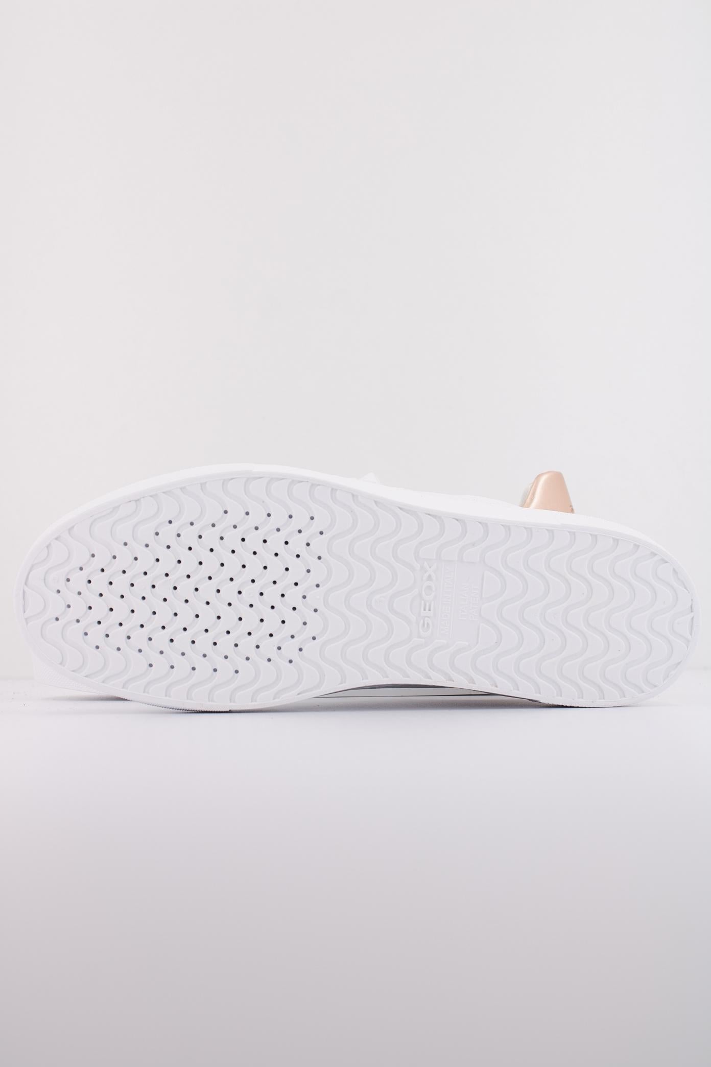 GEOX D CLAUDIN en color BLANCO  (5)
