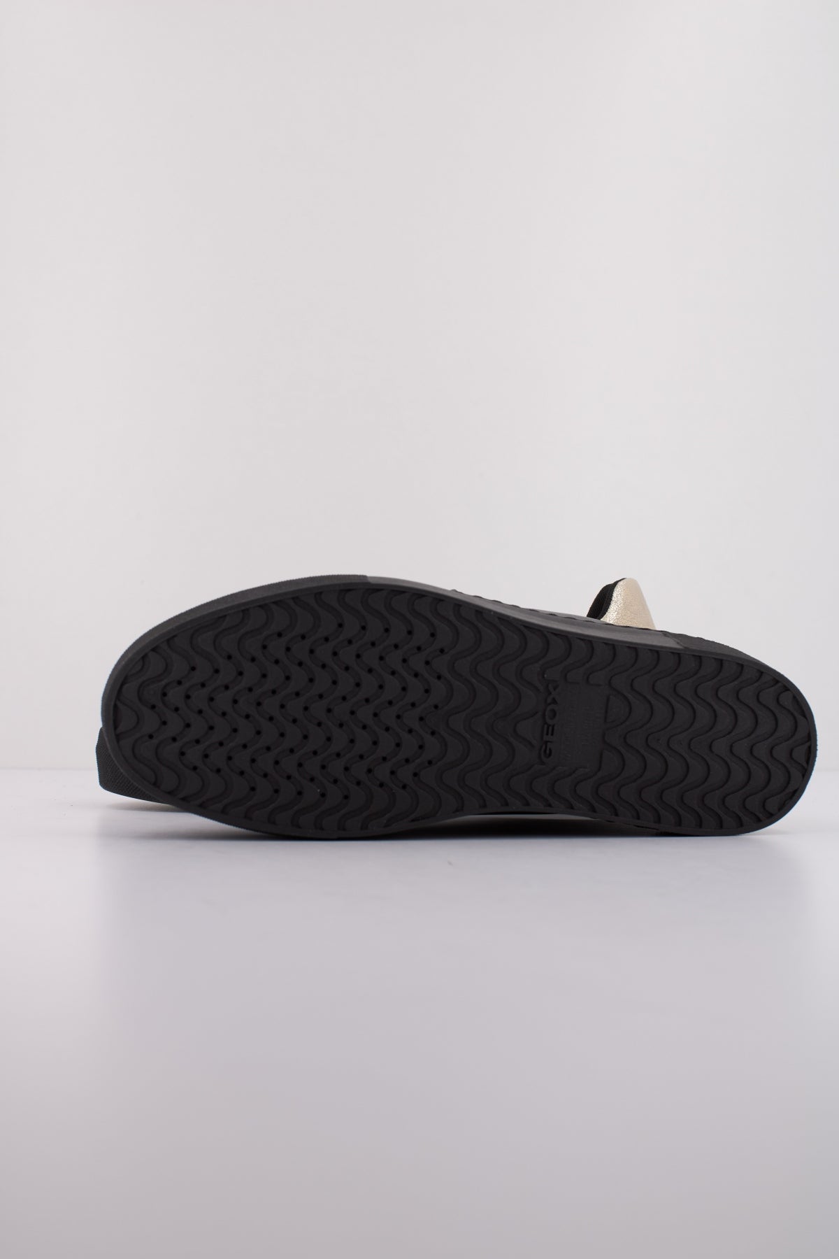 GEOX D CLAUDIN en color NEGRO  (5)
