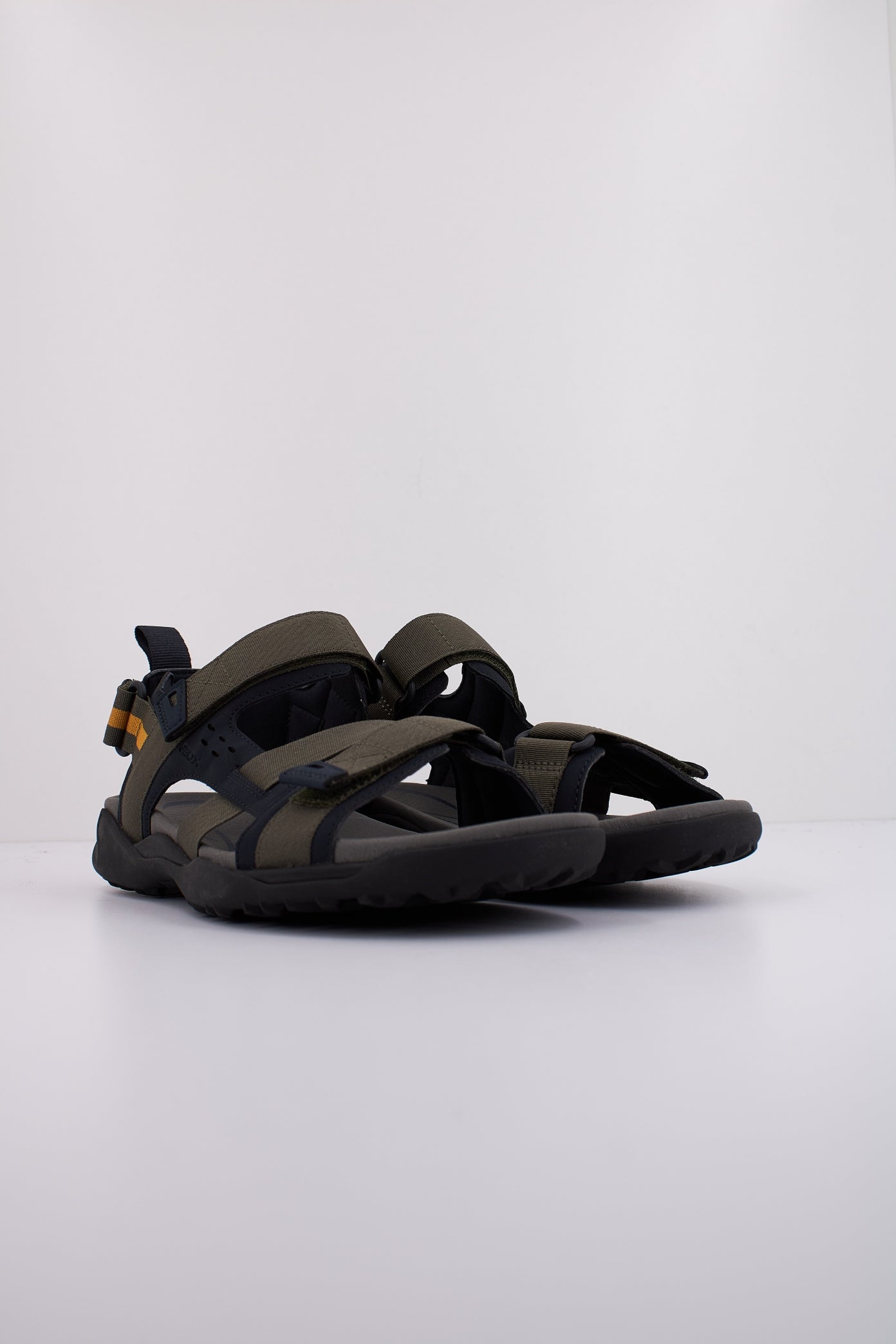 GEOX U TERRENO + GRIP en color VERDE  (2)