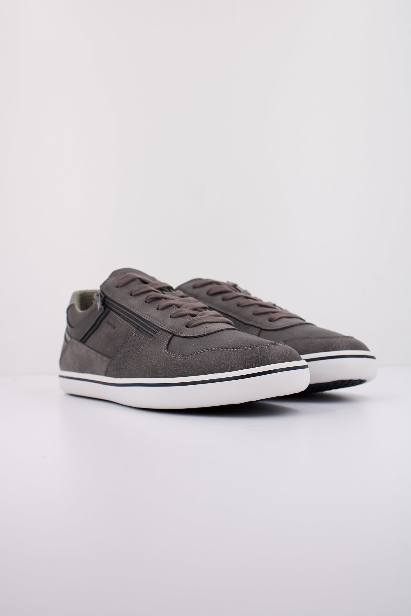 GEOX  U ELVER en color GRIS  (2)