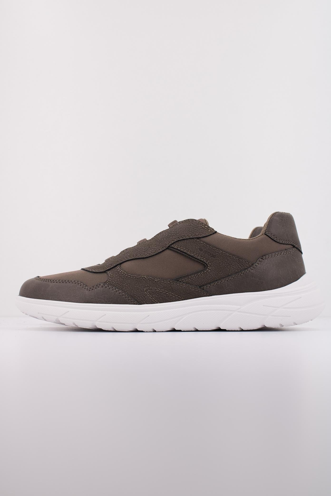 GEOX U PORTELLO en color MARRON  (1)