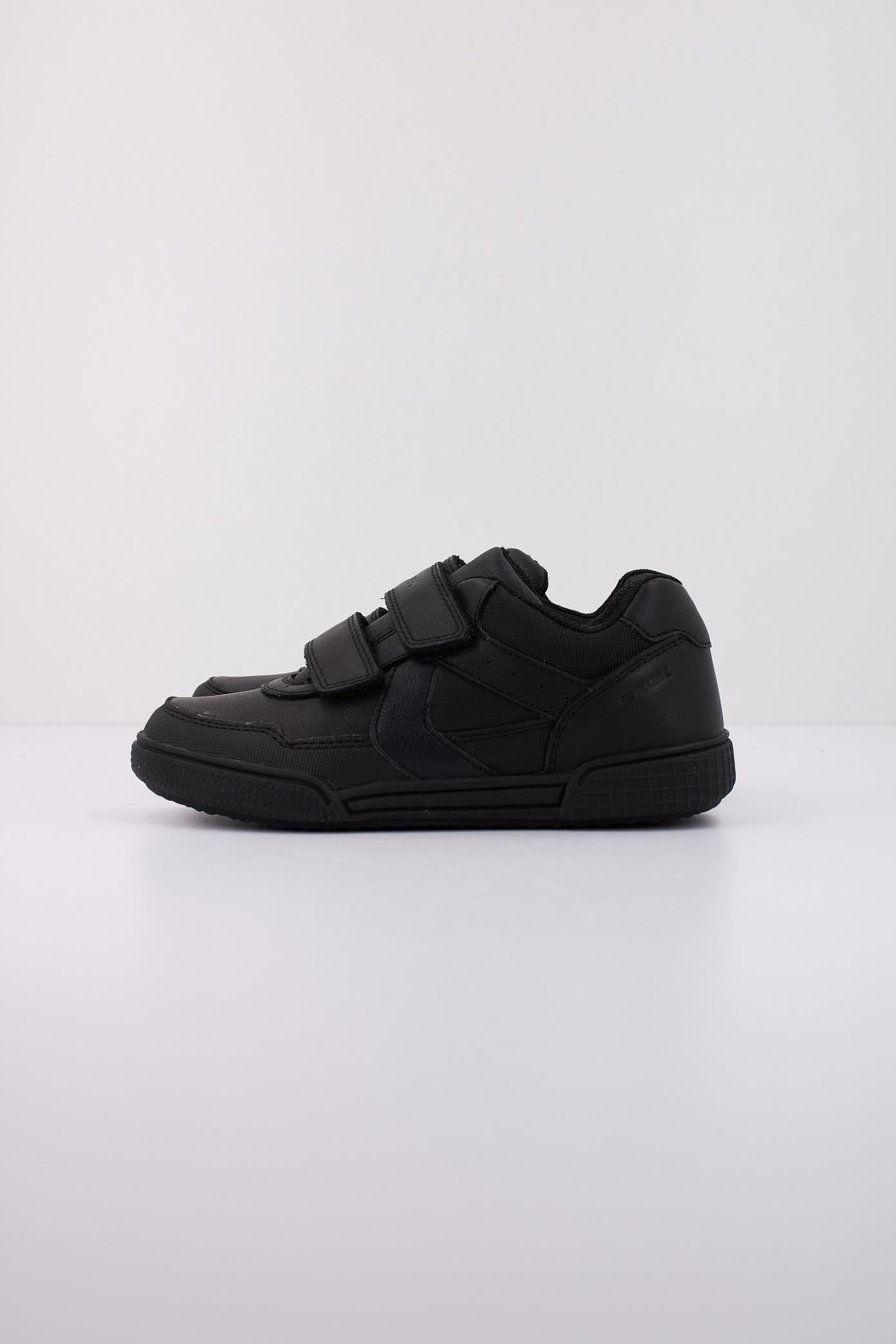 GEOX J POSEIDO BOY en color NEGRO  (1)
