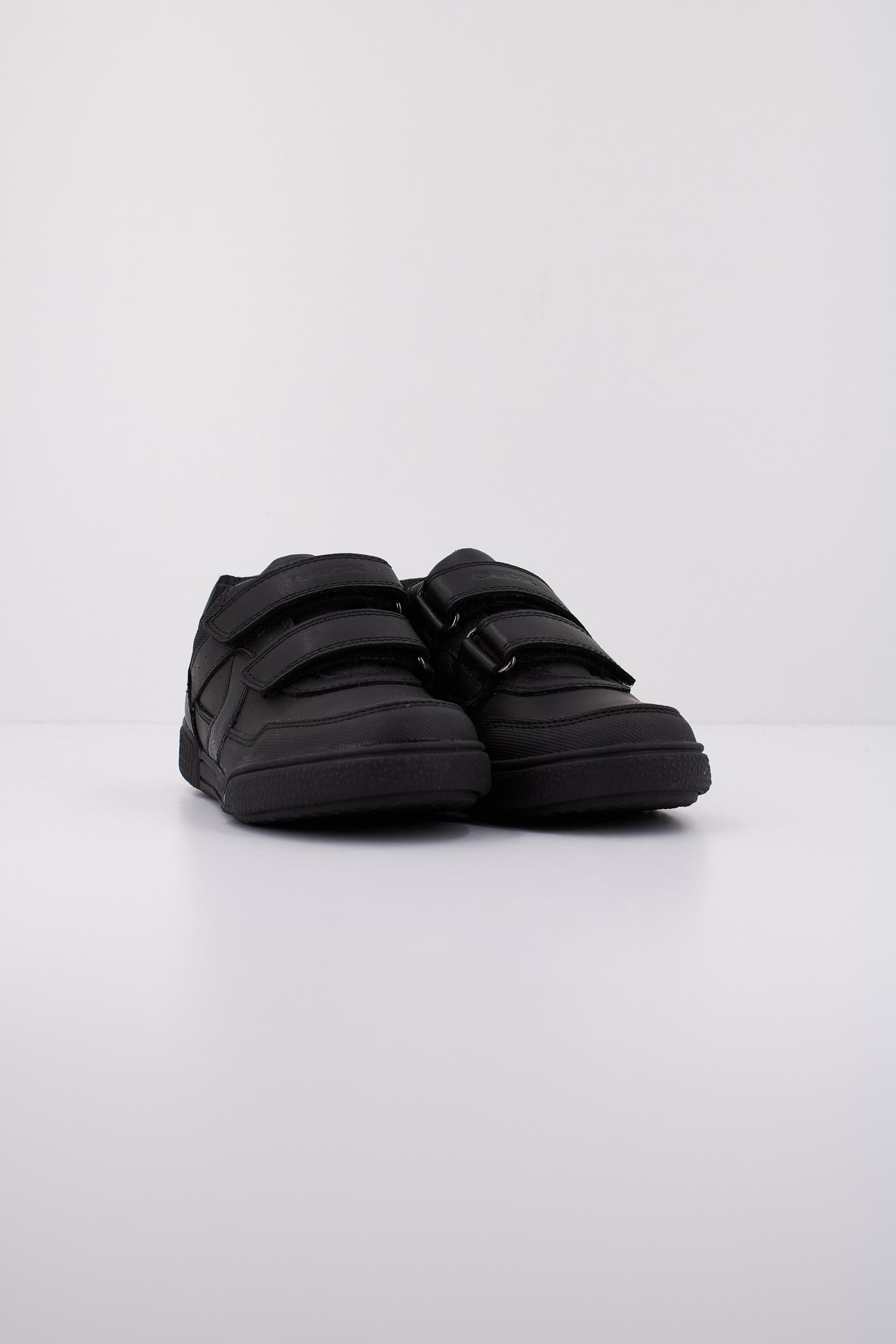 GEOX J POSEIDO BOY en color NEGRO  (2)