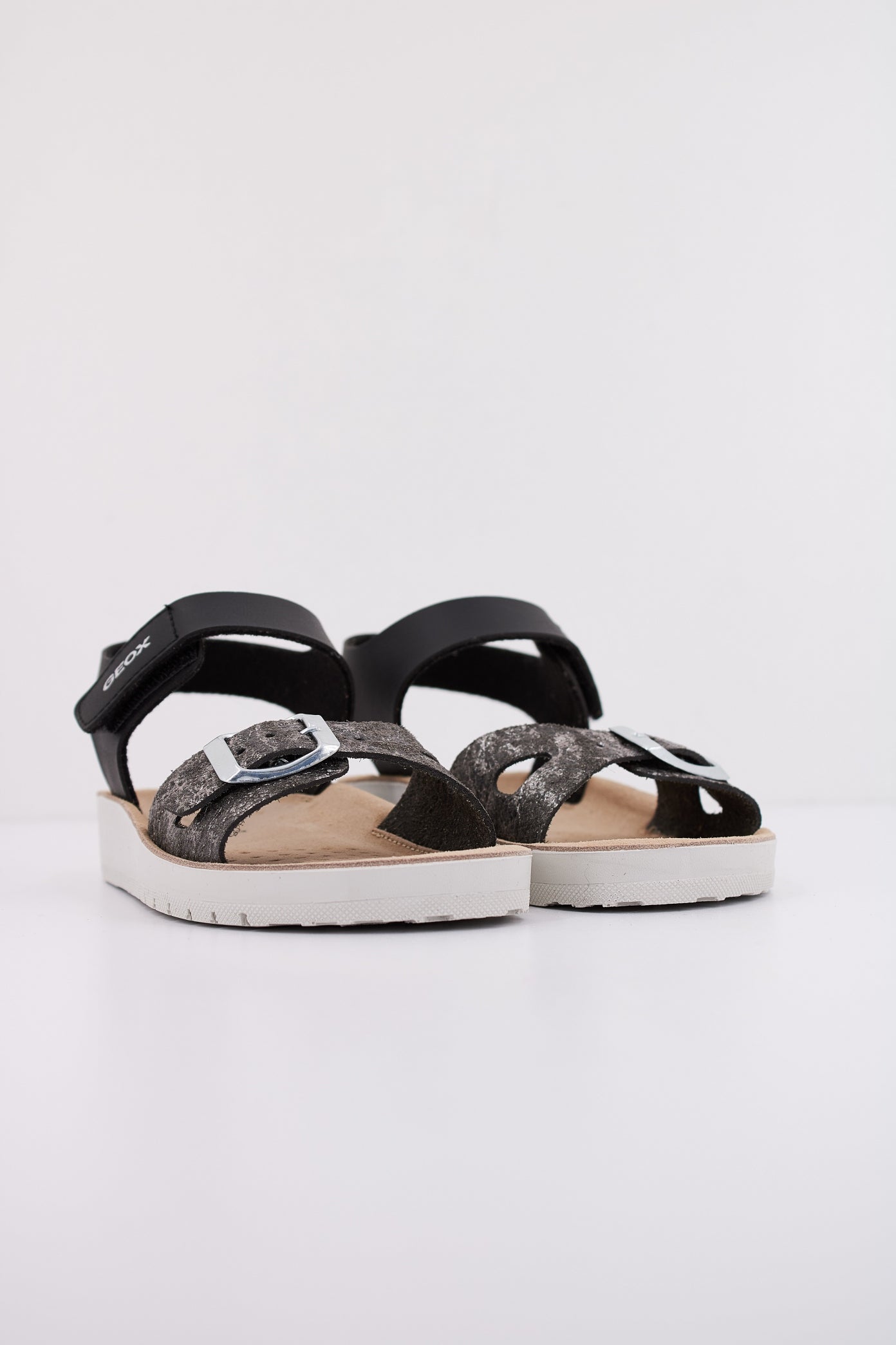 GEOX J SANDAL COSTAREI GI en color NEGRO  (2)